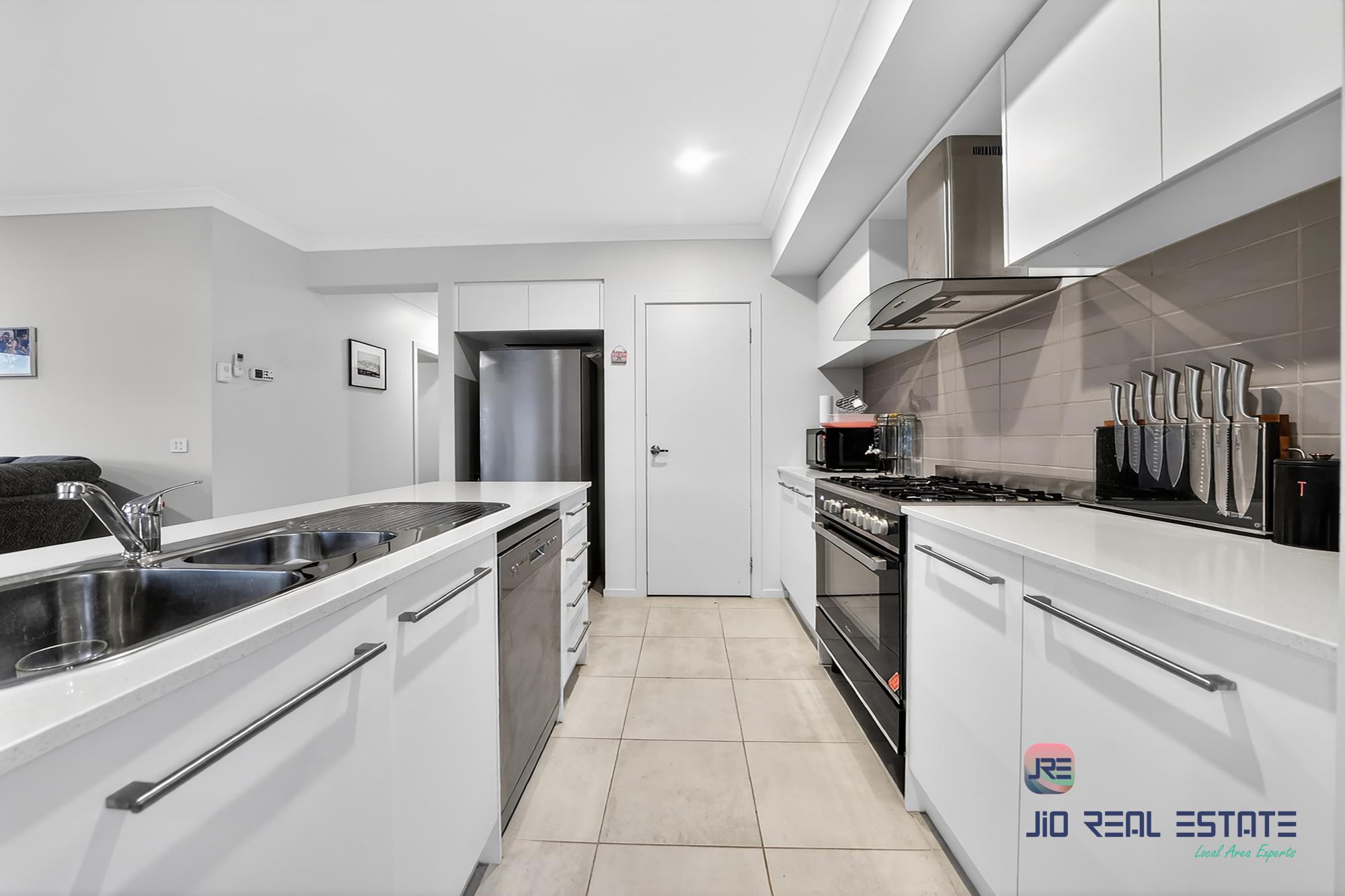 49 Pintail Drive, Melton South VIC