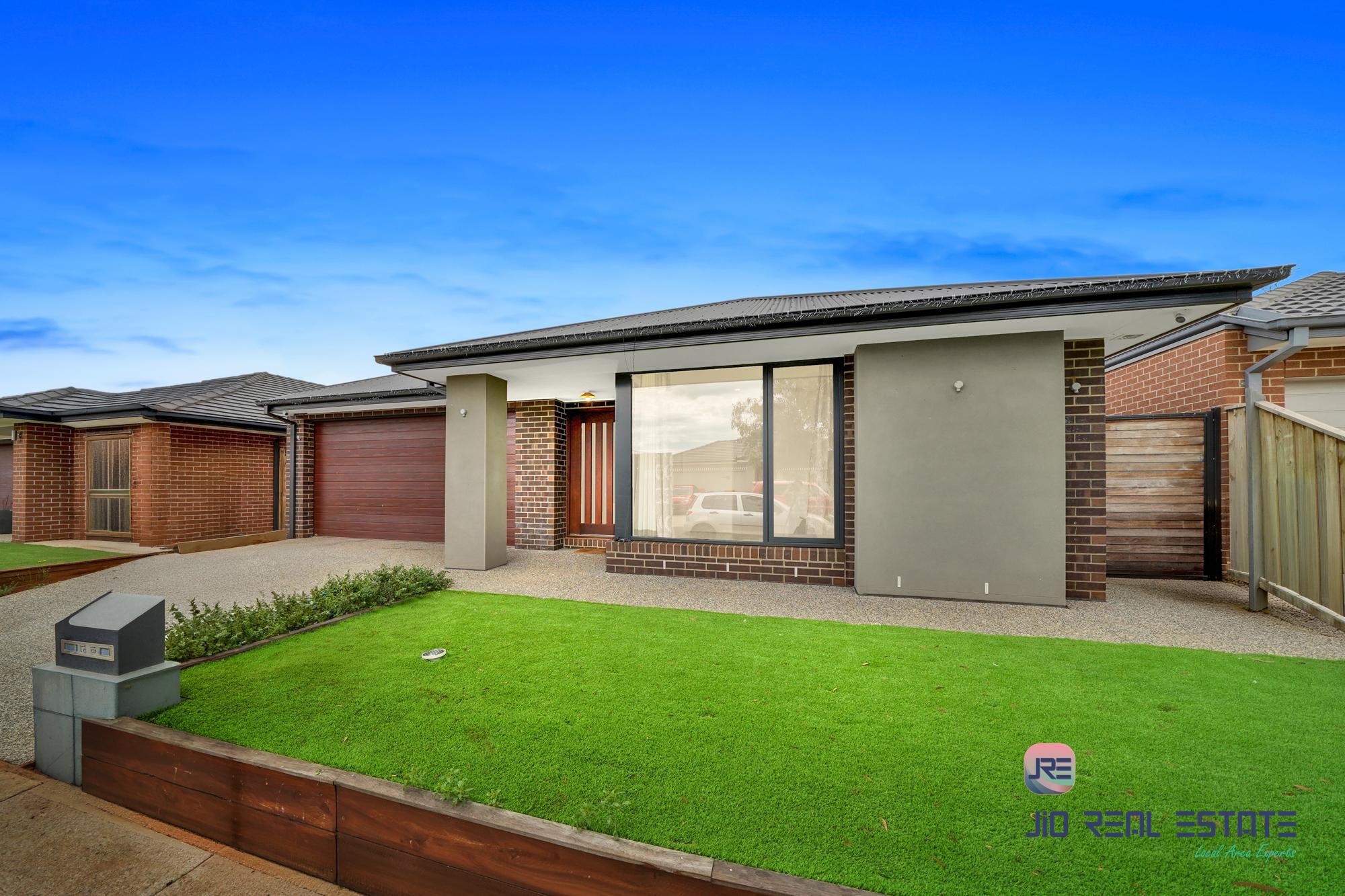 9 Aponte Avenue, Thornhill Park VIC