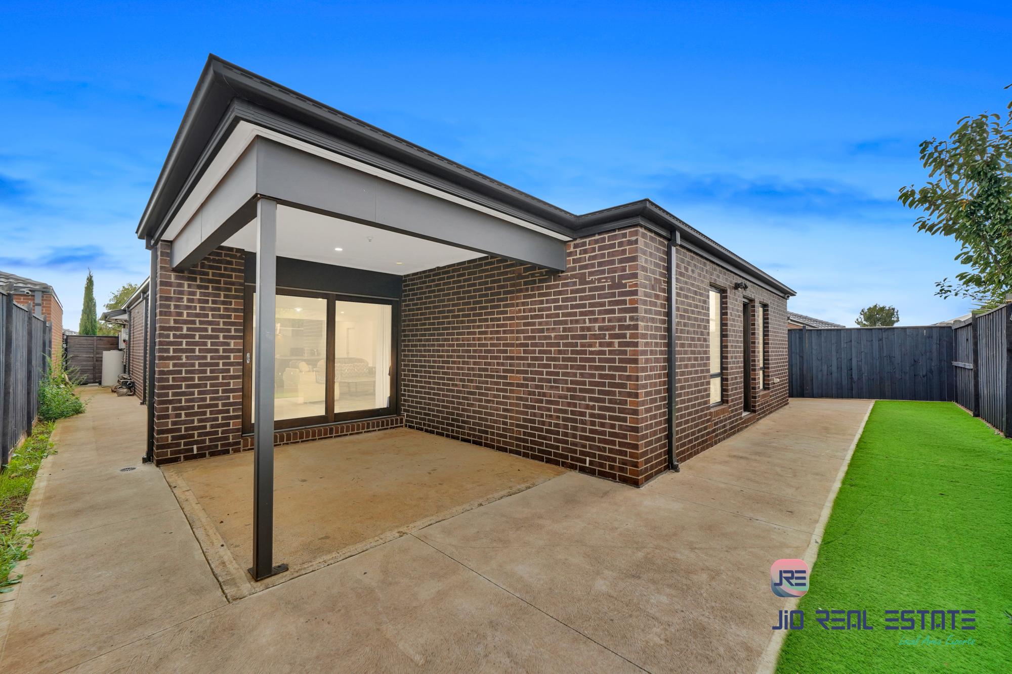 9 Aponte Avenue, Thornhill Park VIC