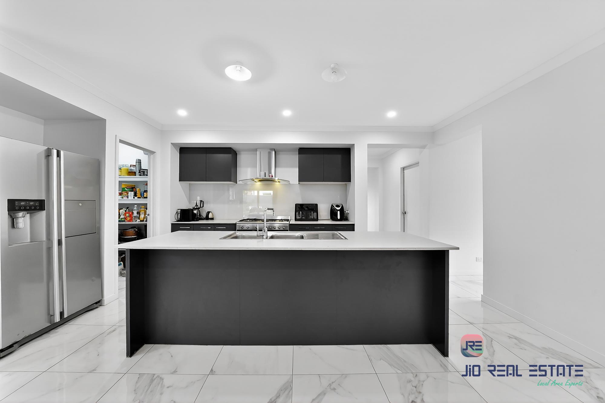 9 Aponte Avenue, Thornhill Park VIC