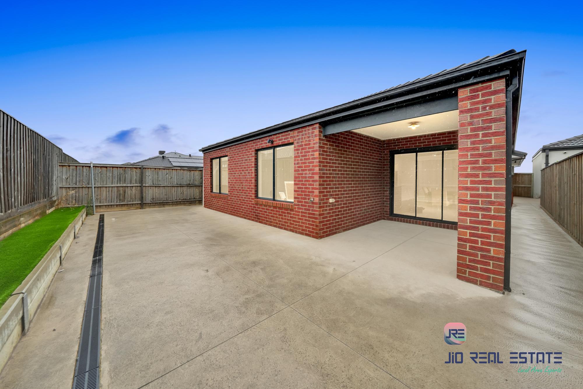 9 Petros Street, Fraser Rise VIC