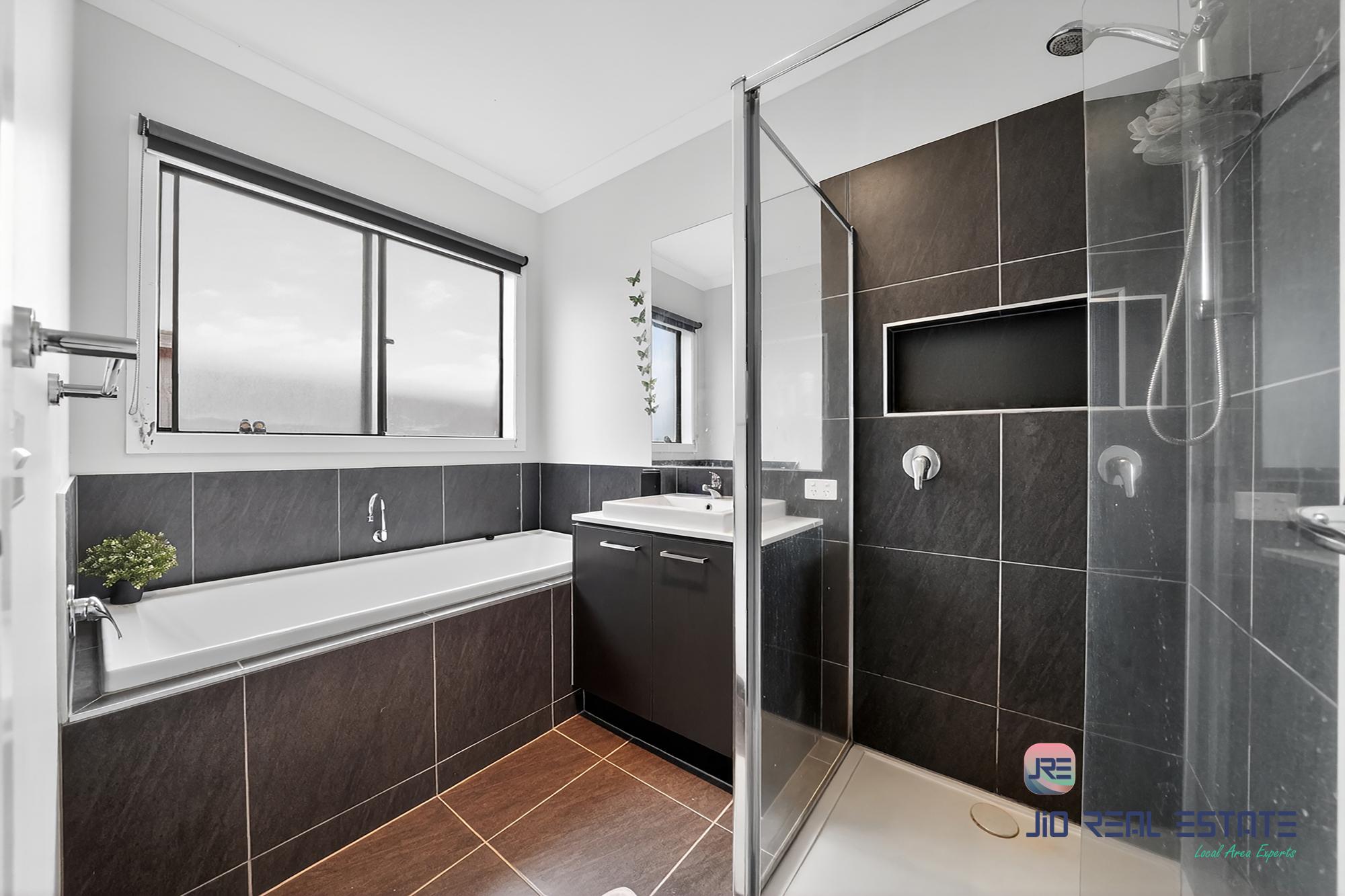 9 Petros Street, Fraser Rise VIC