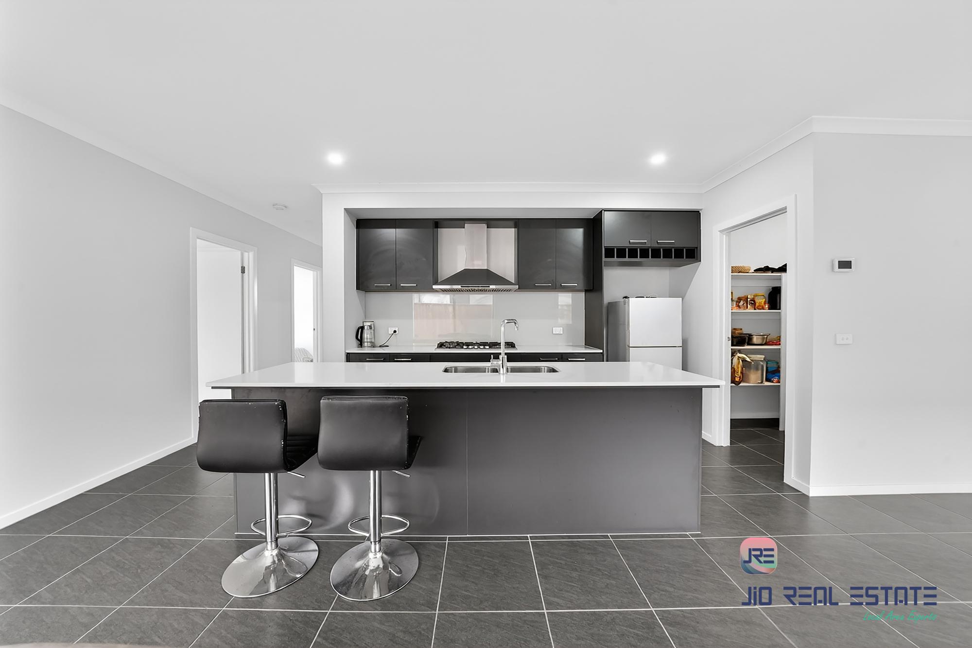 9 Petros Street, Fraser Rise VIC