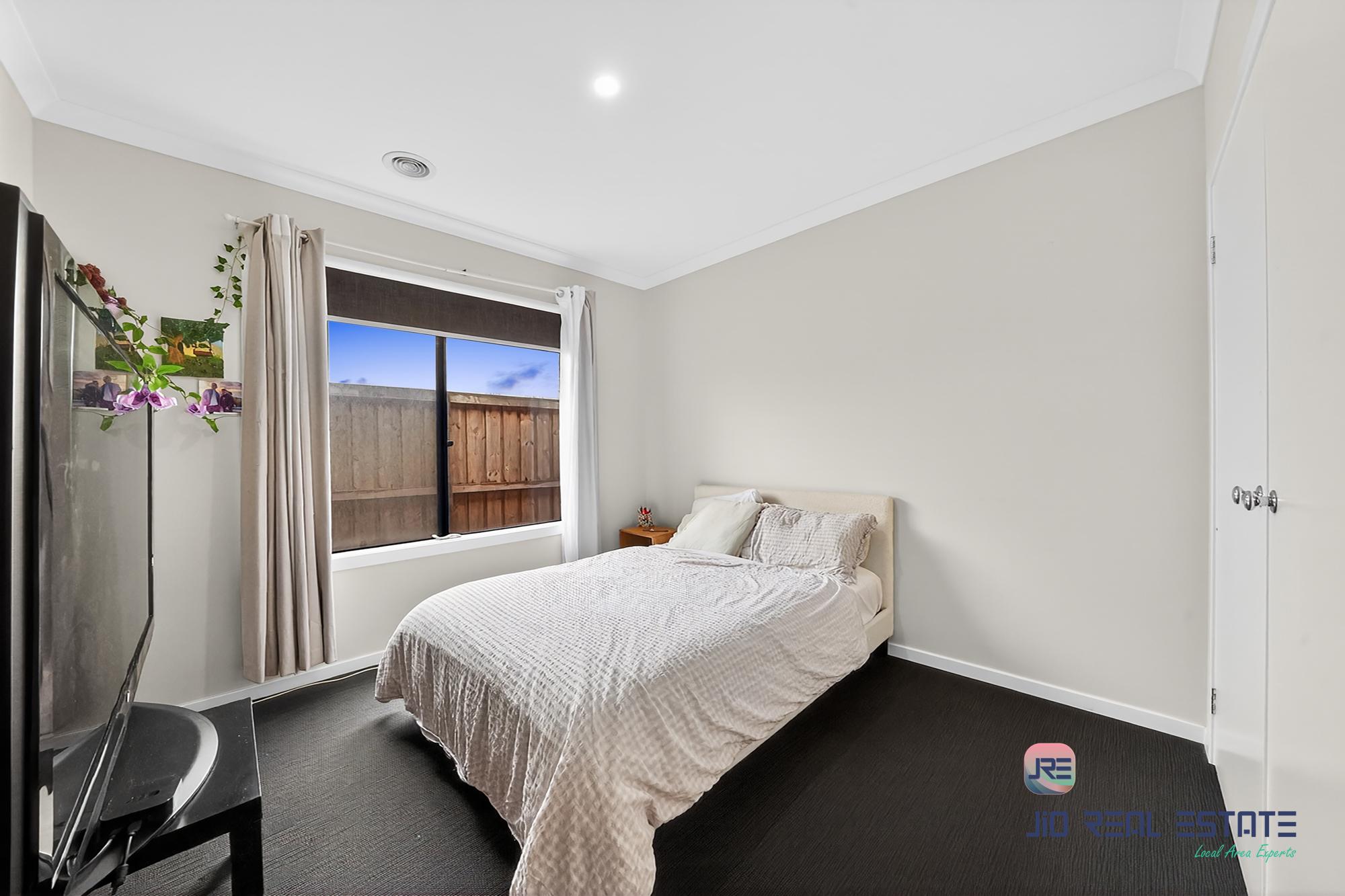 9 Petros Street, Fraser Rise VIC