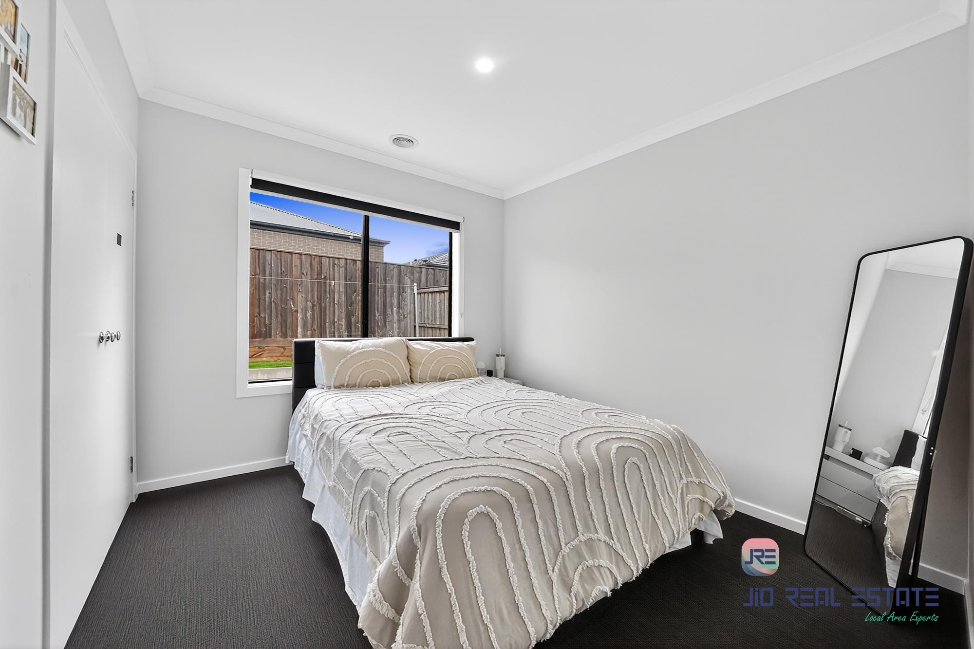 9 Petros Street, Fraser Rise VIC