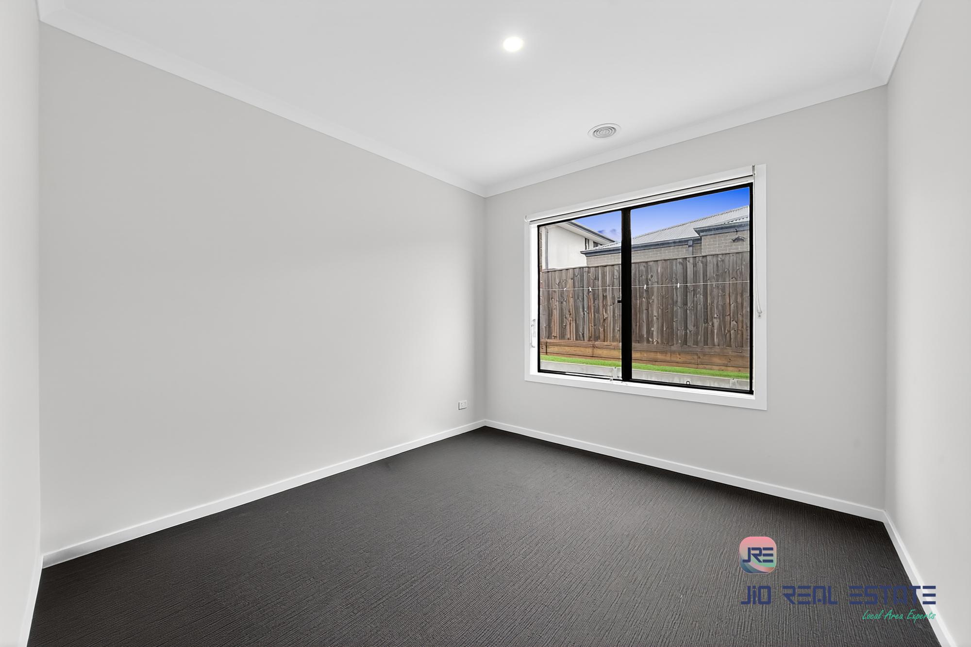 9 Petros Street, Fraser Rise VIC