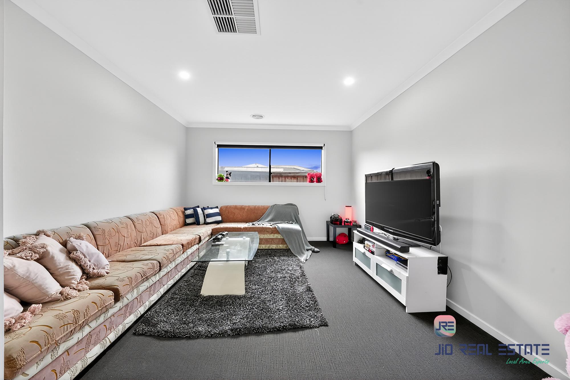 9 Petros Street, Fraser Rise VIC