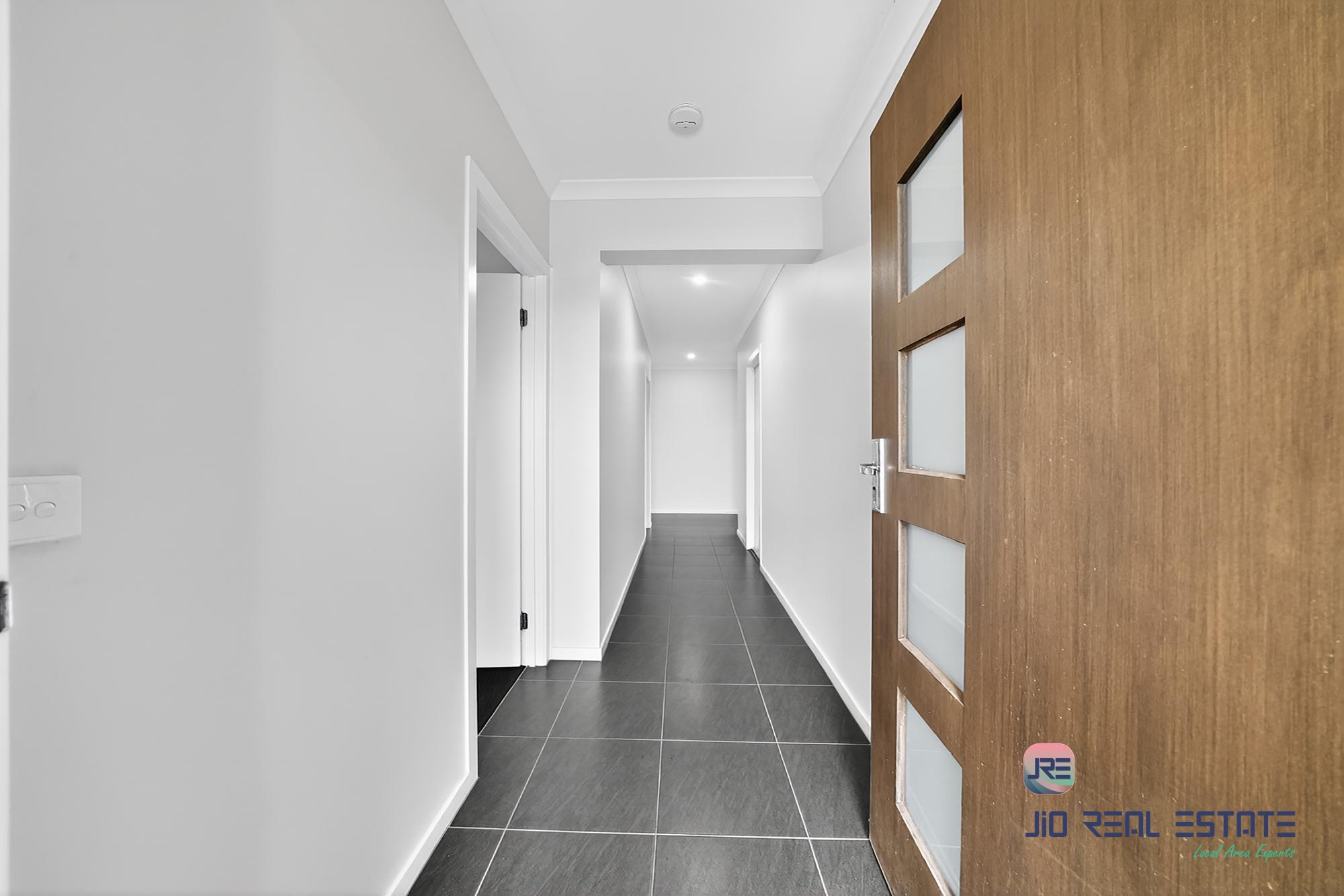 9 Petros Street, Fraser Rise VIC