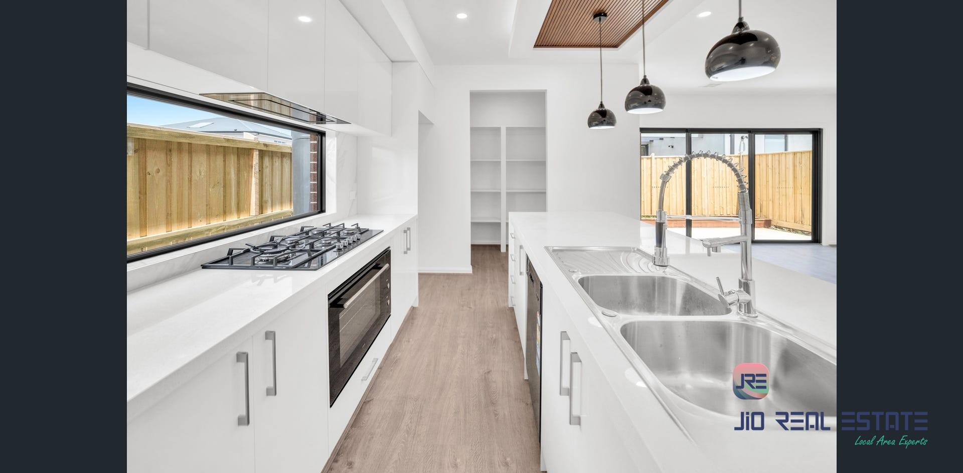 10 Montestella Street, Deanside VIC