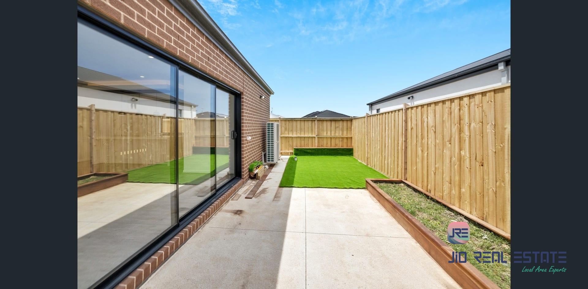 10 Montestella Street, Deanside VIC