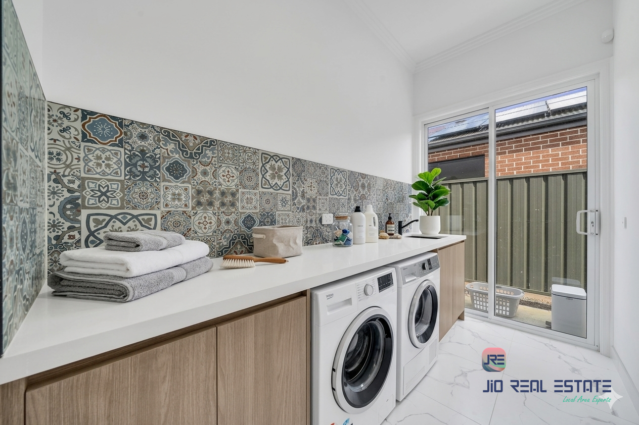 17 Ruff Way, Melton South VIC