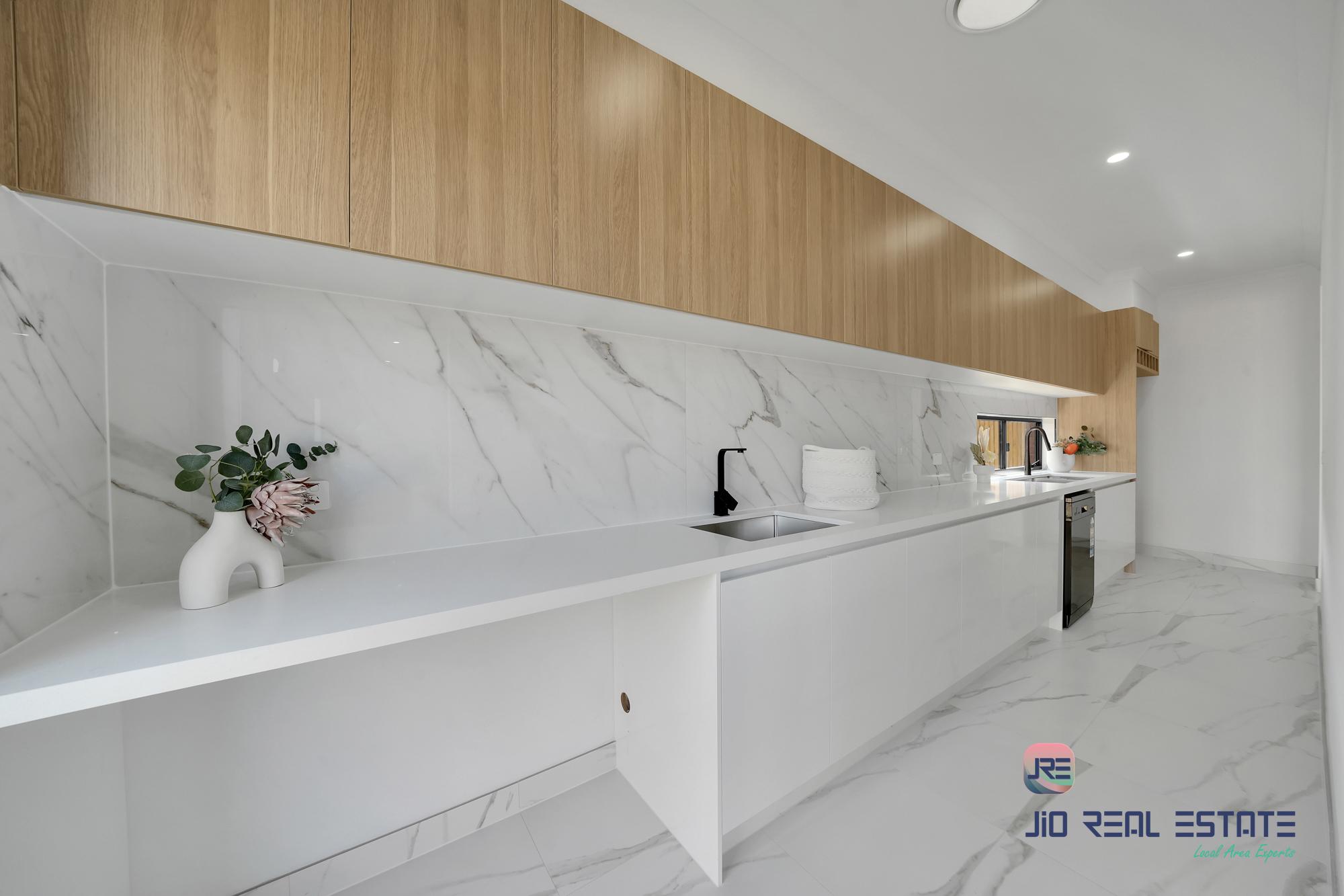 17 Falstaff Street, Fraser Rise VIC