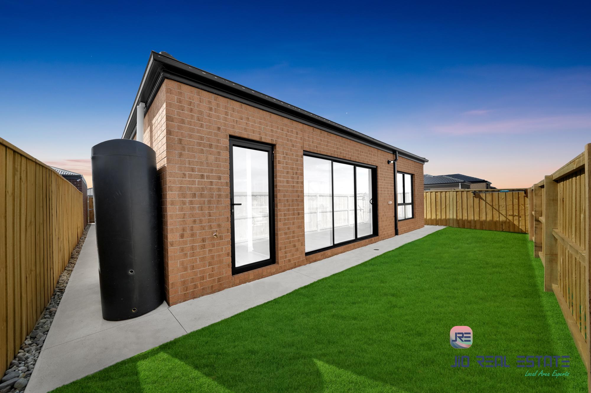 17 Falstaff Street, Fraser Rise VIC