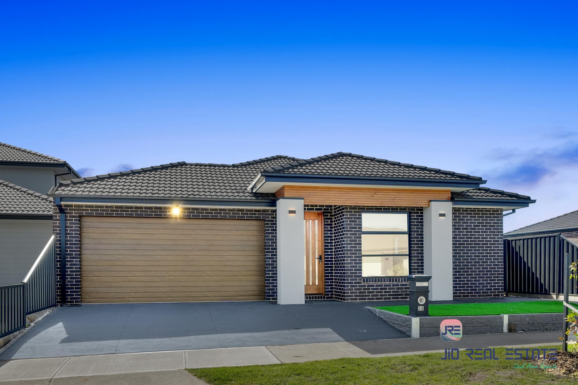 50 Hanover Circuit, Melton South VIC