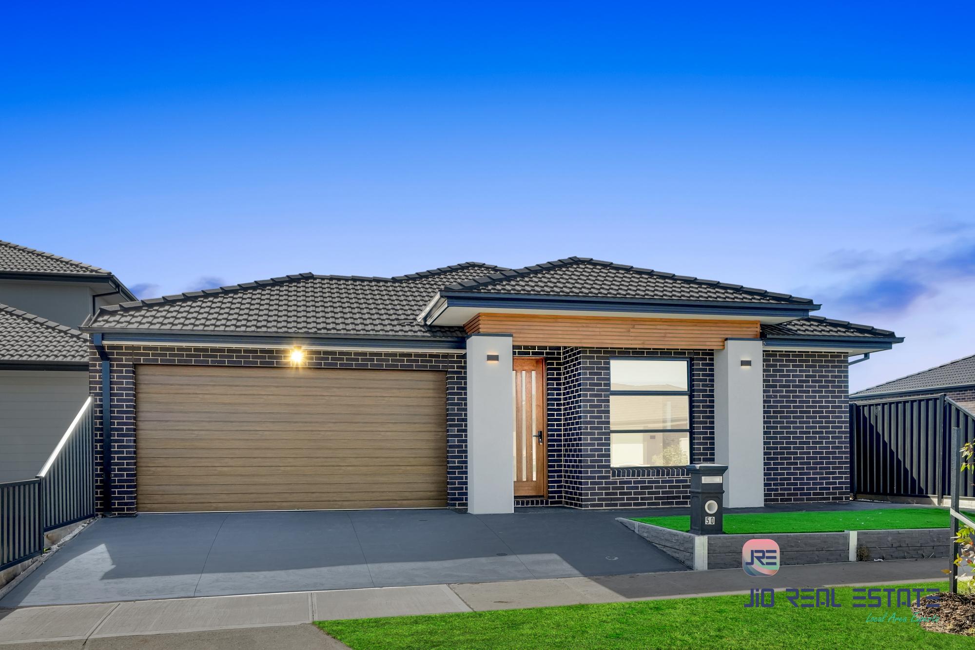 50 Hanover Circuit, Melton South VIC