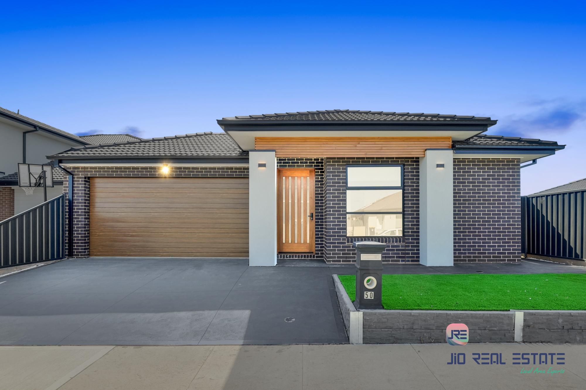50 Hanover Circuit, Melton South VIC