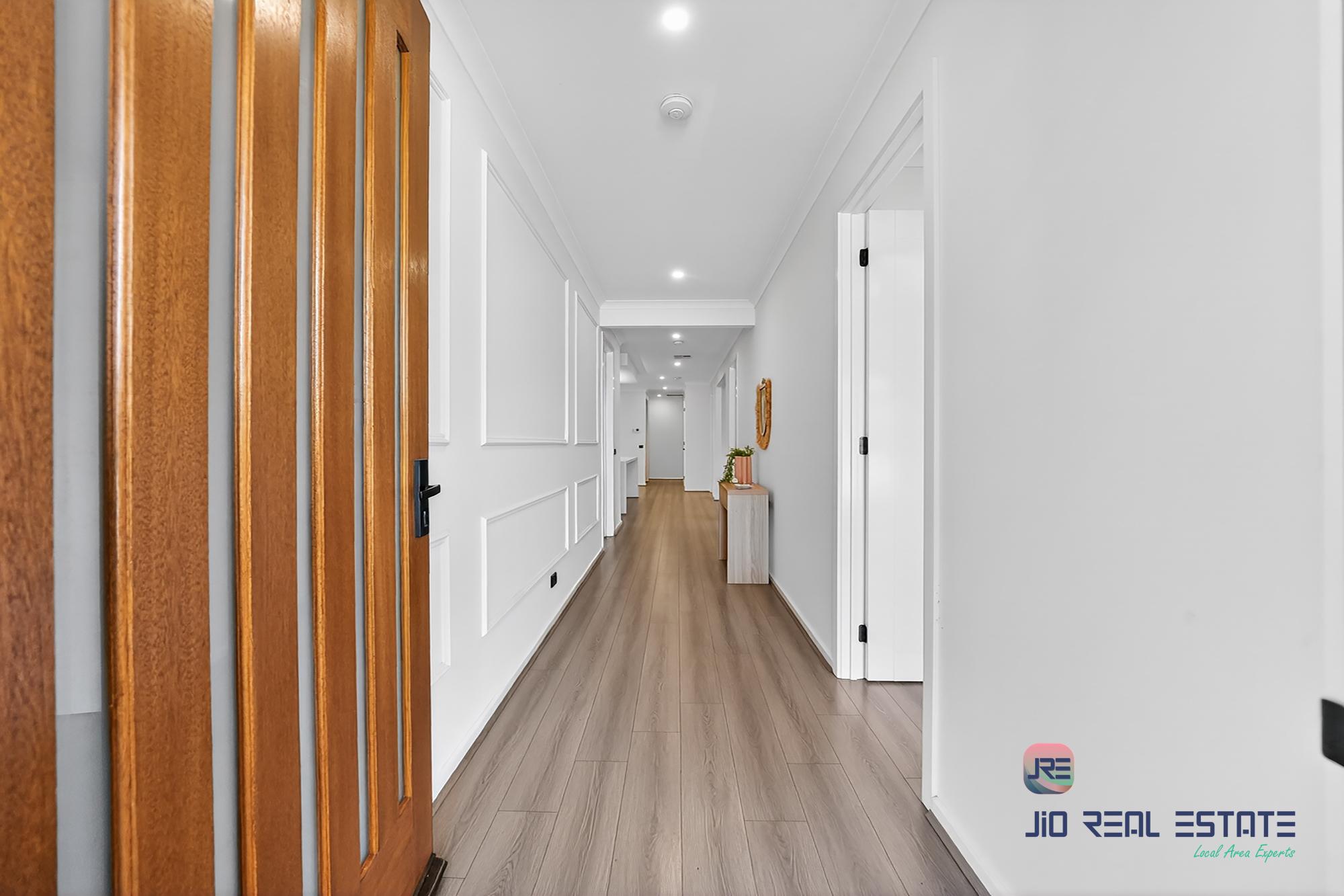 50 Hanover Circuit, Melton South VIC