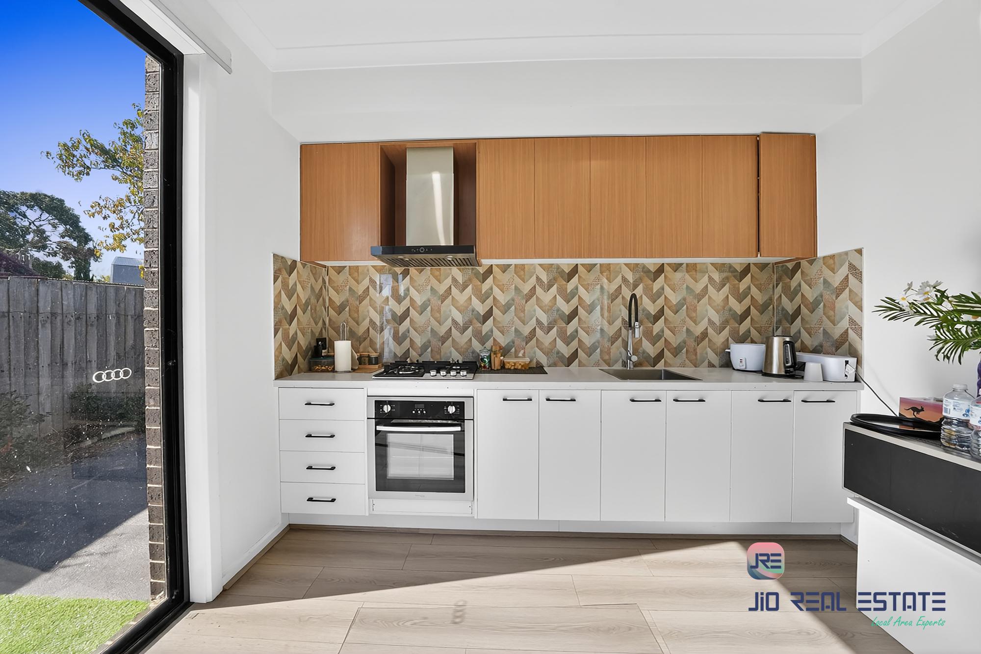 50 Hanover Circuit, Melton South VIC