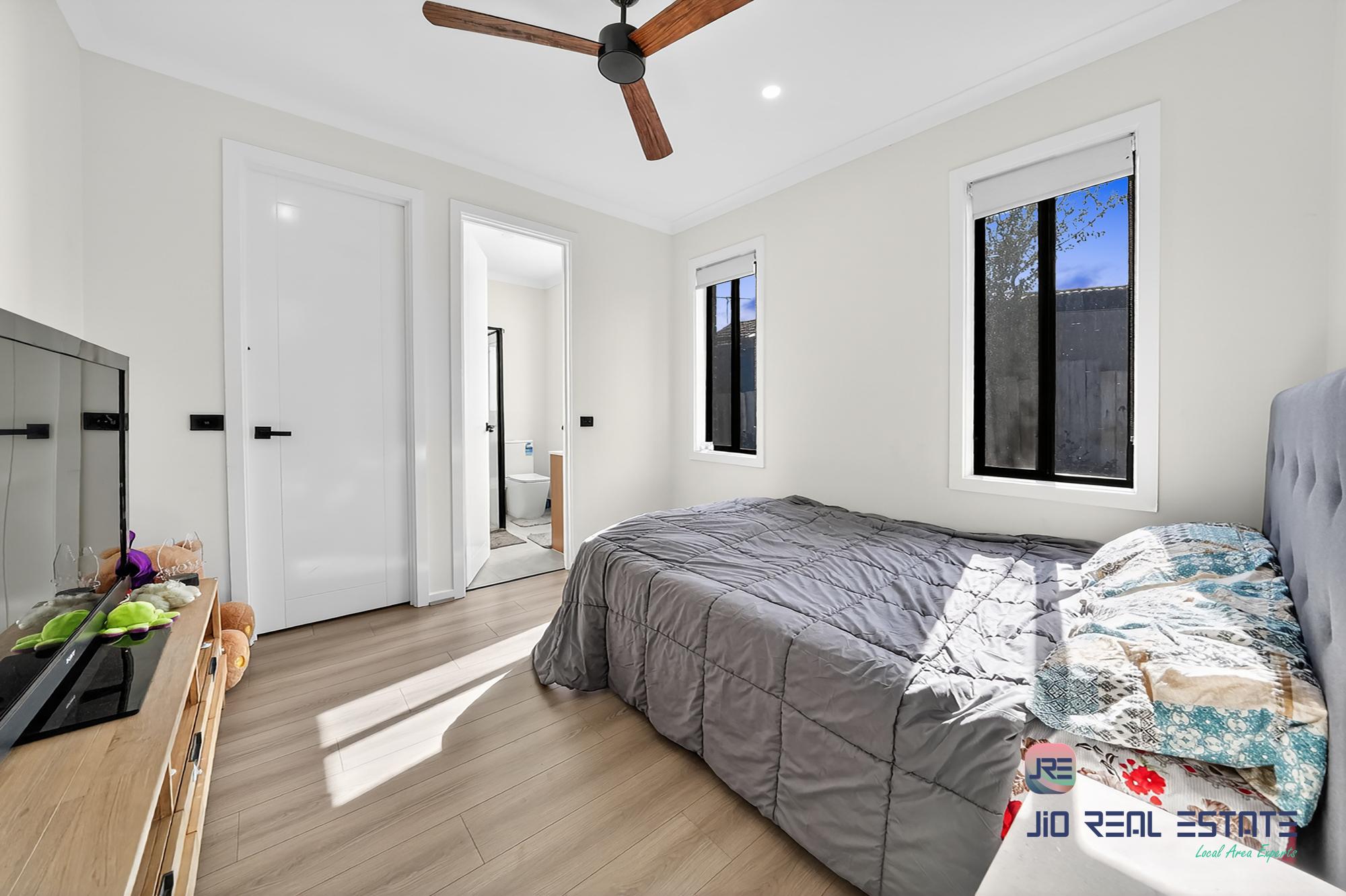 50 Hanover Circuit, Melton South VIC