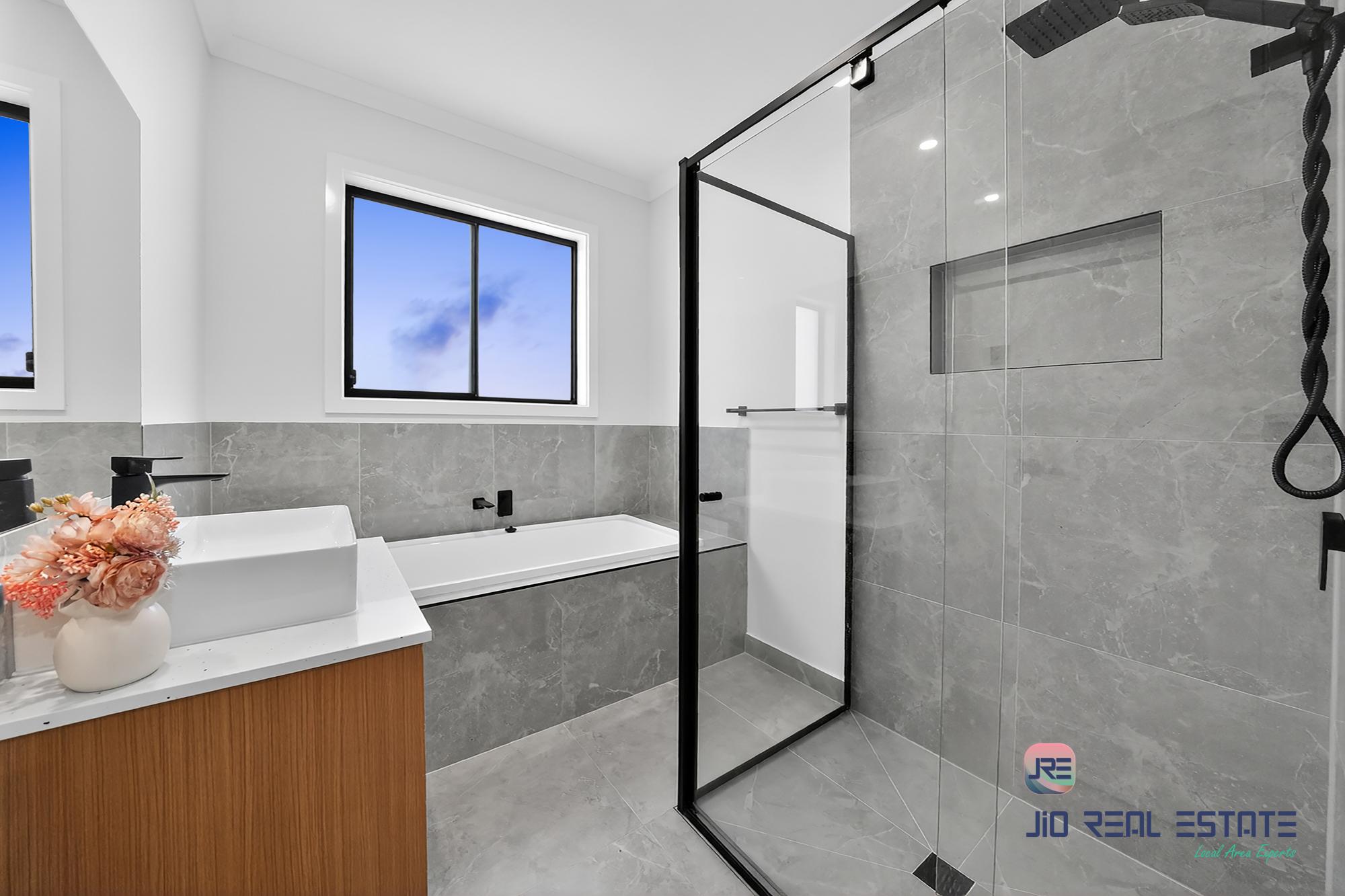 50 Hanover Circuit, Melton South VIC