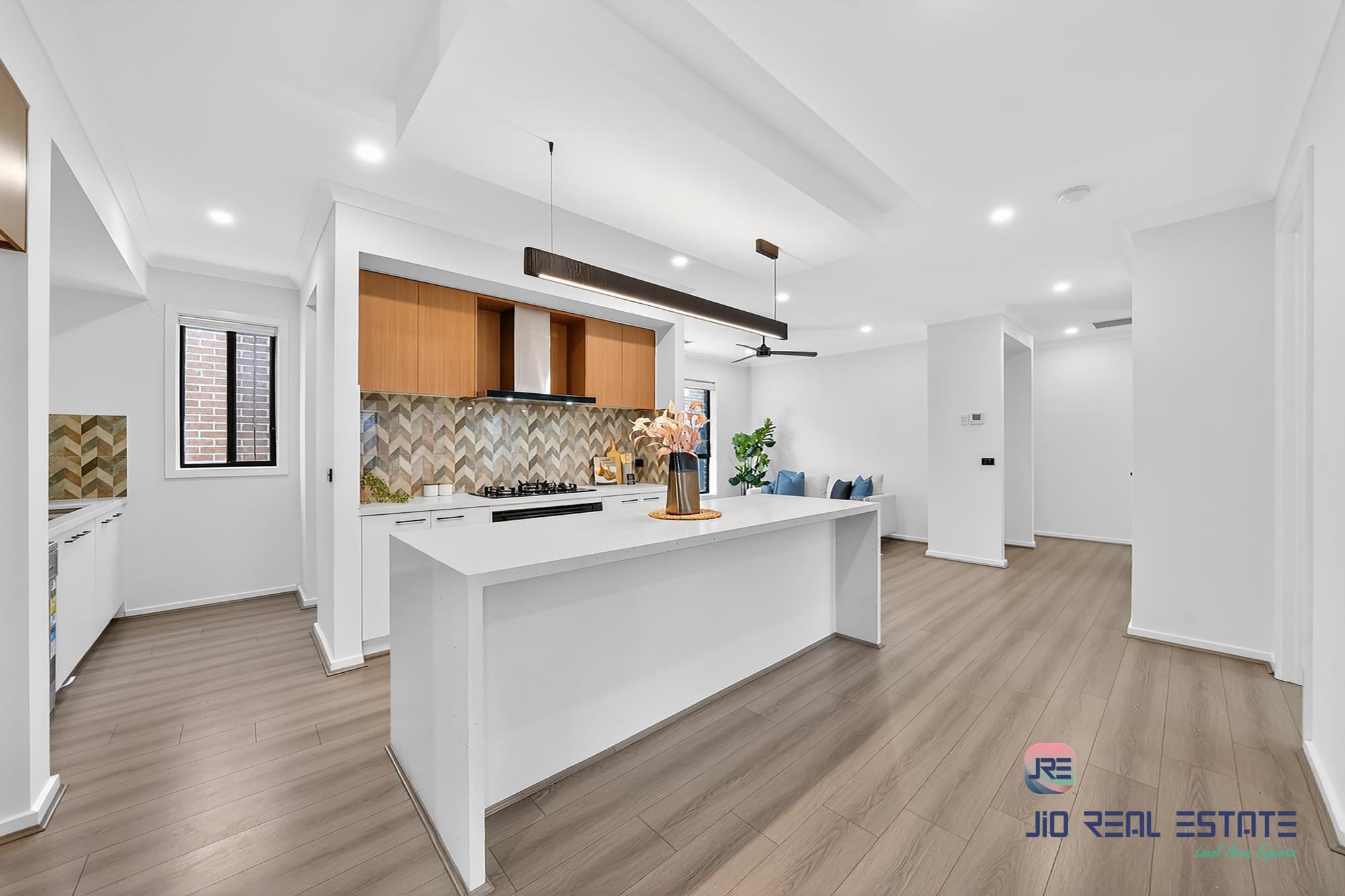 50 Hanover Circuit, Melton South VIC