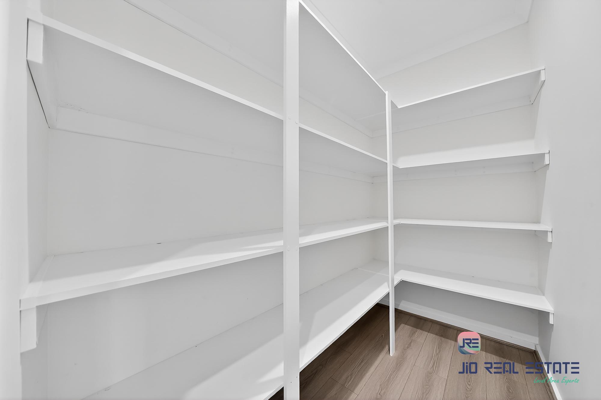 50 Hanover Circuit, Melton South VIC