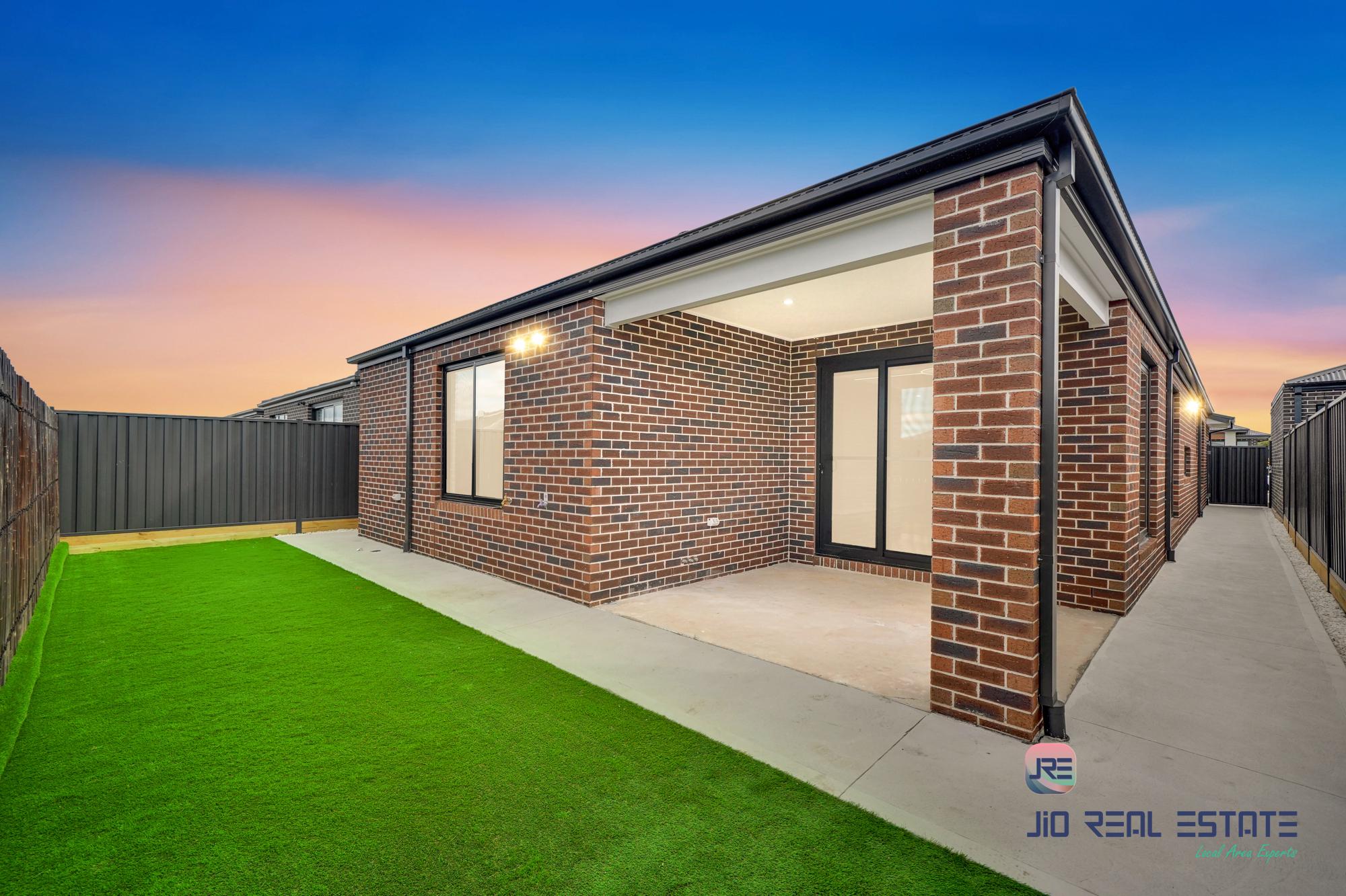 15 Rohab Crescent, Mount Cottrell VIC