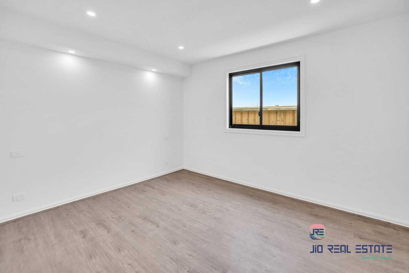 10 Montestella Street, Deanside VIC