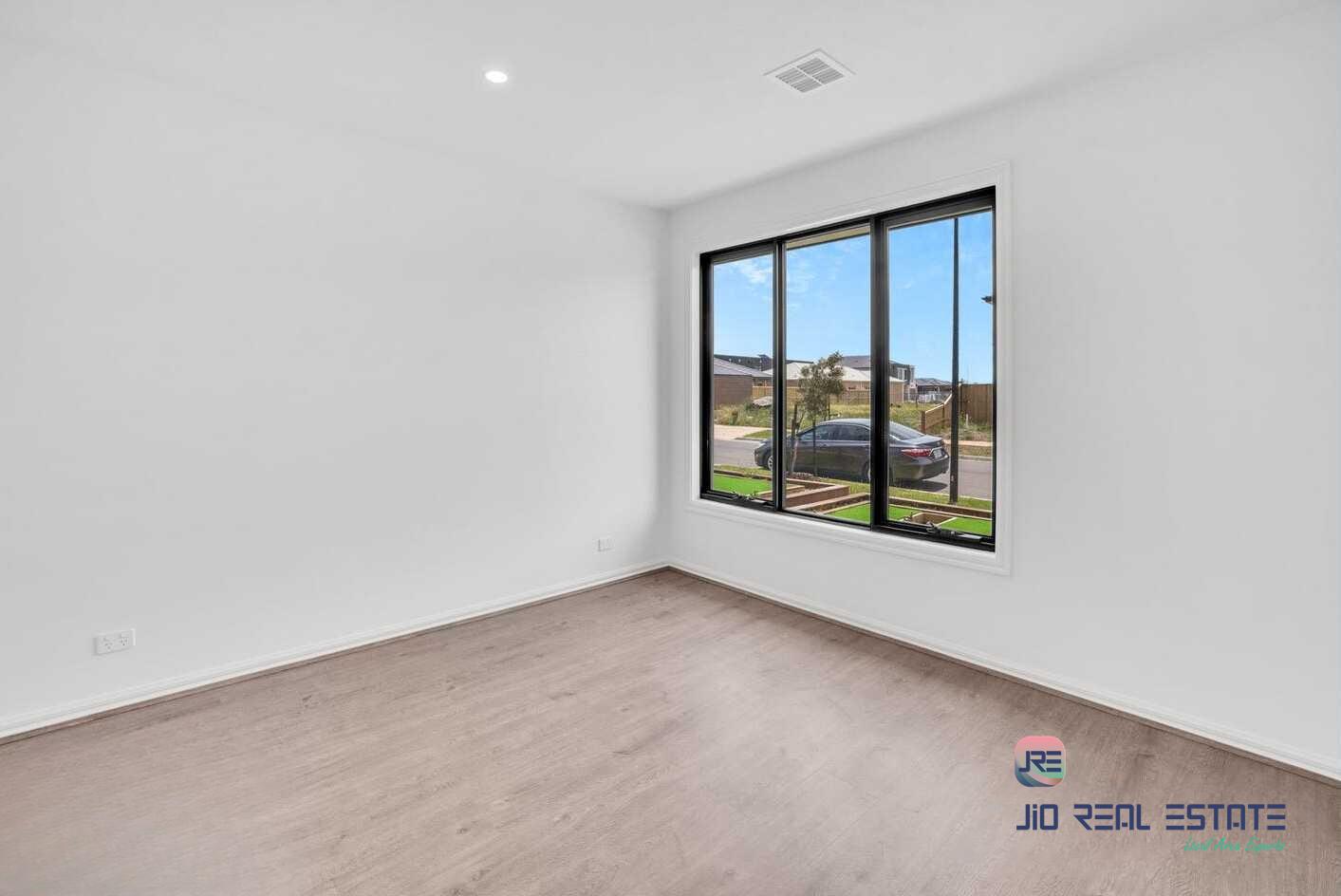 10 Montestella Street, Deanside VIC