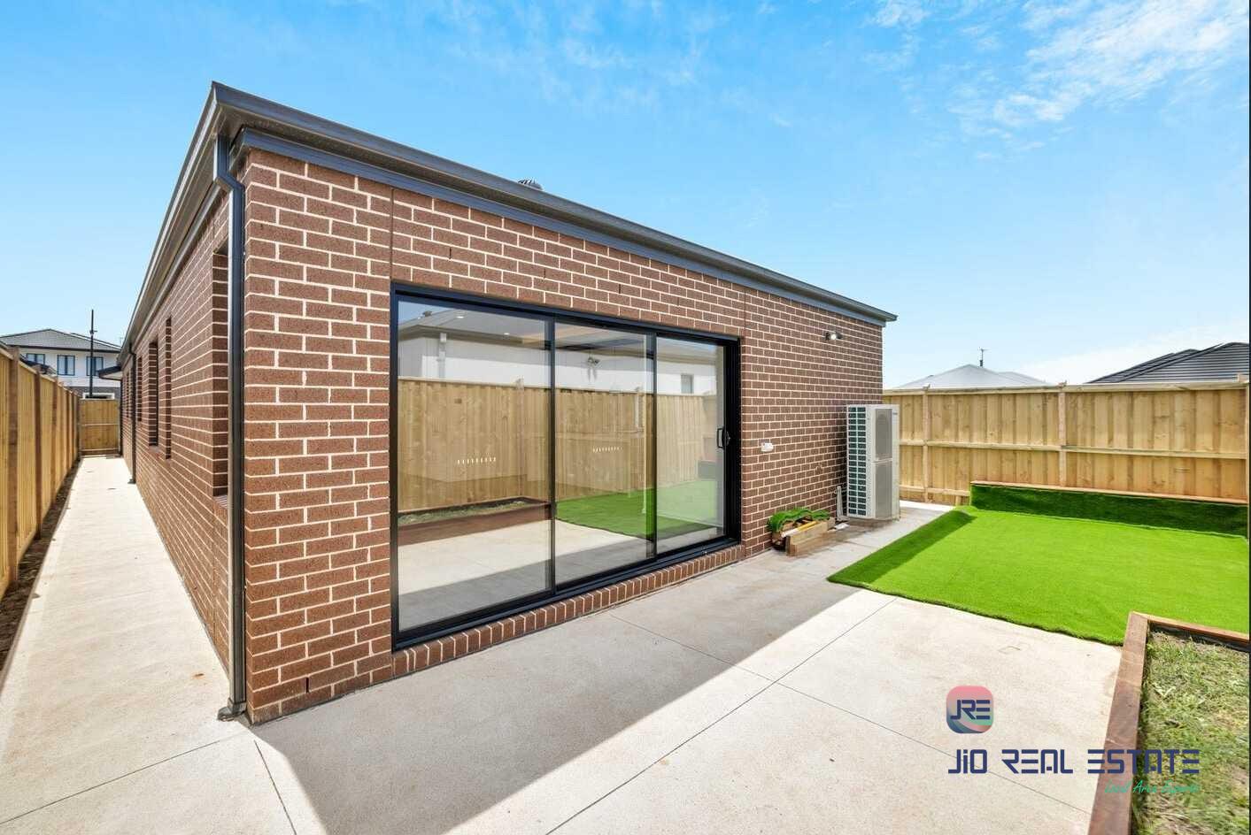10 Montestella Street, Deanside VIC