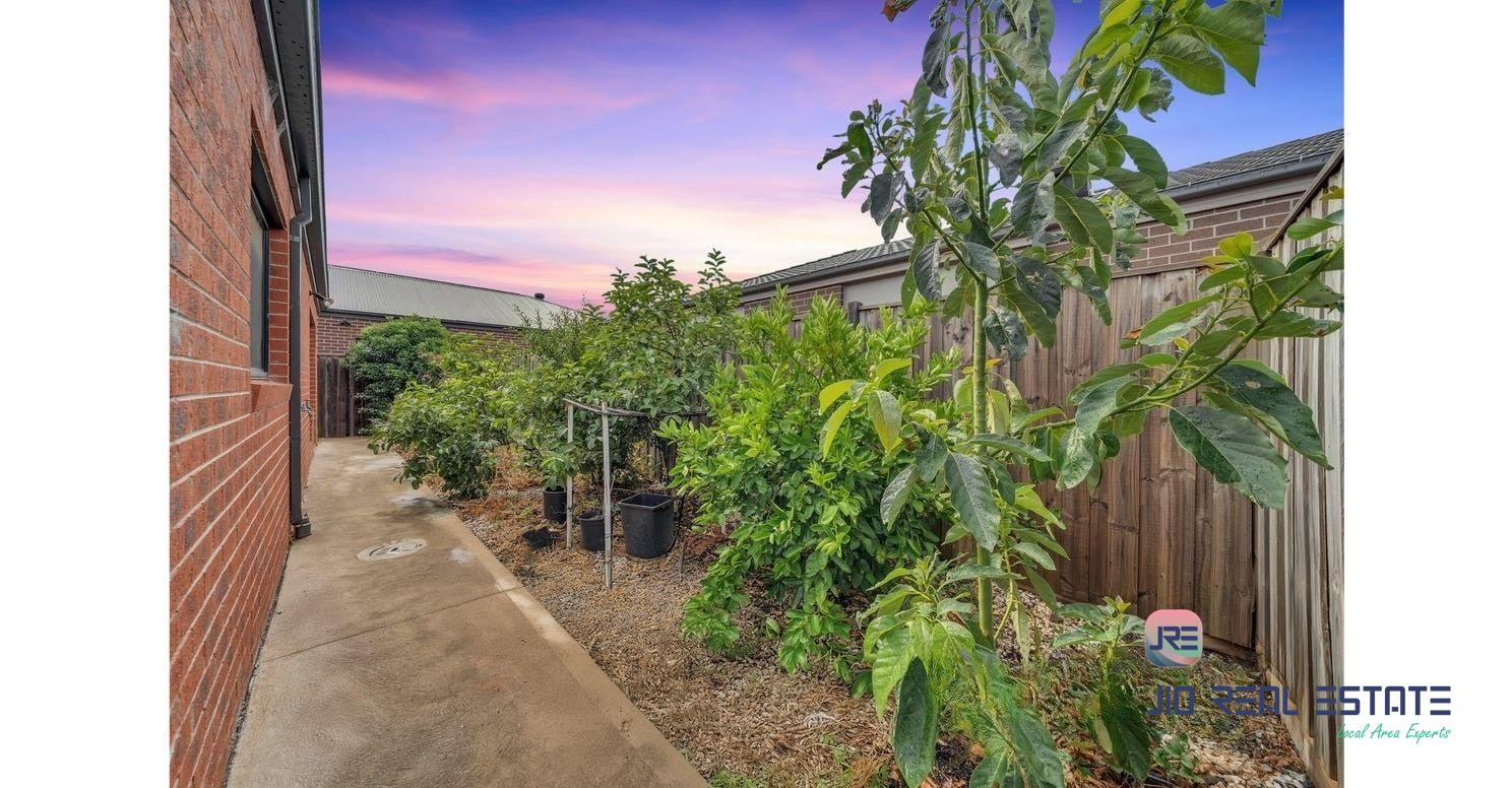 21 Maya Avenue, Thornhill Park VIC