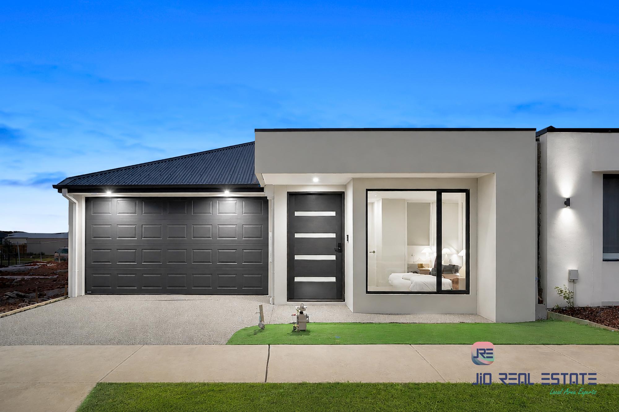 33 Parklea Way, Thornhill Park VIC