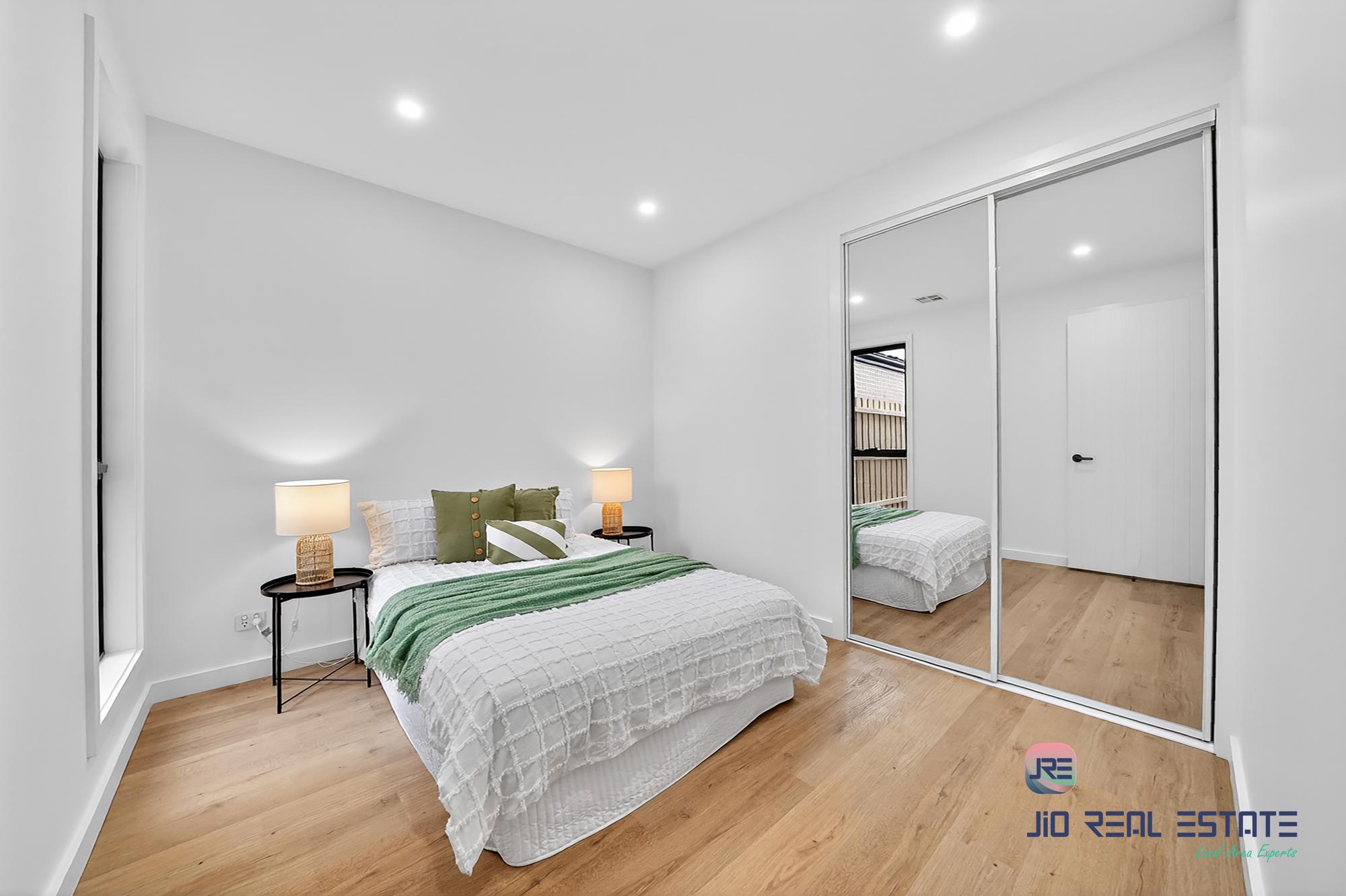 33 Parklea Way, Thornhill Park VIC