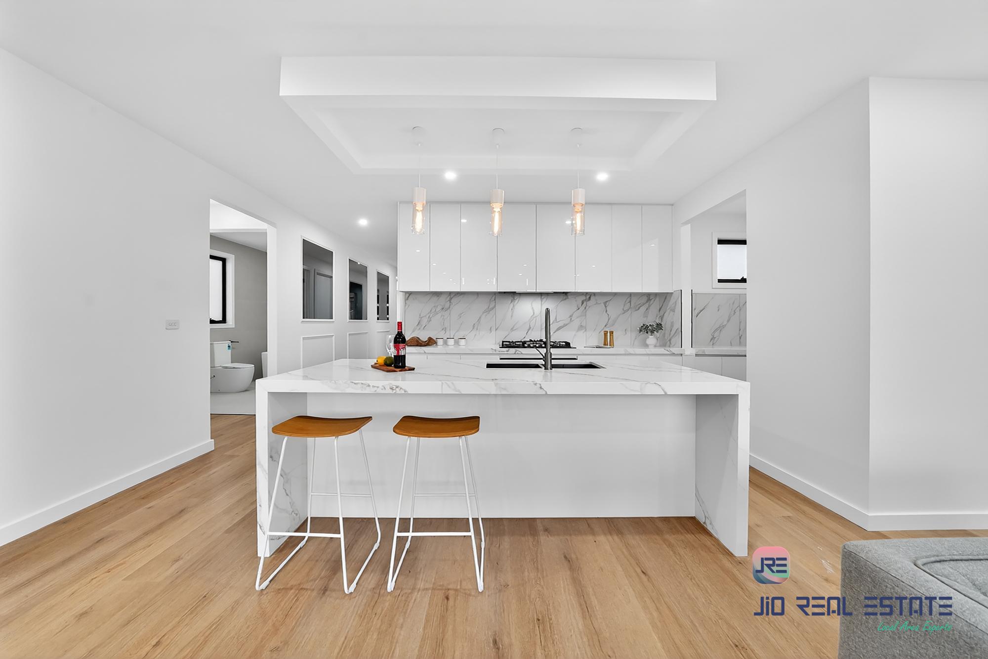 33 Parklea Way, Thornhill Park VIC