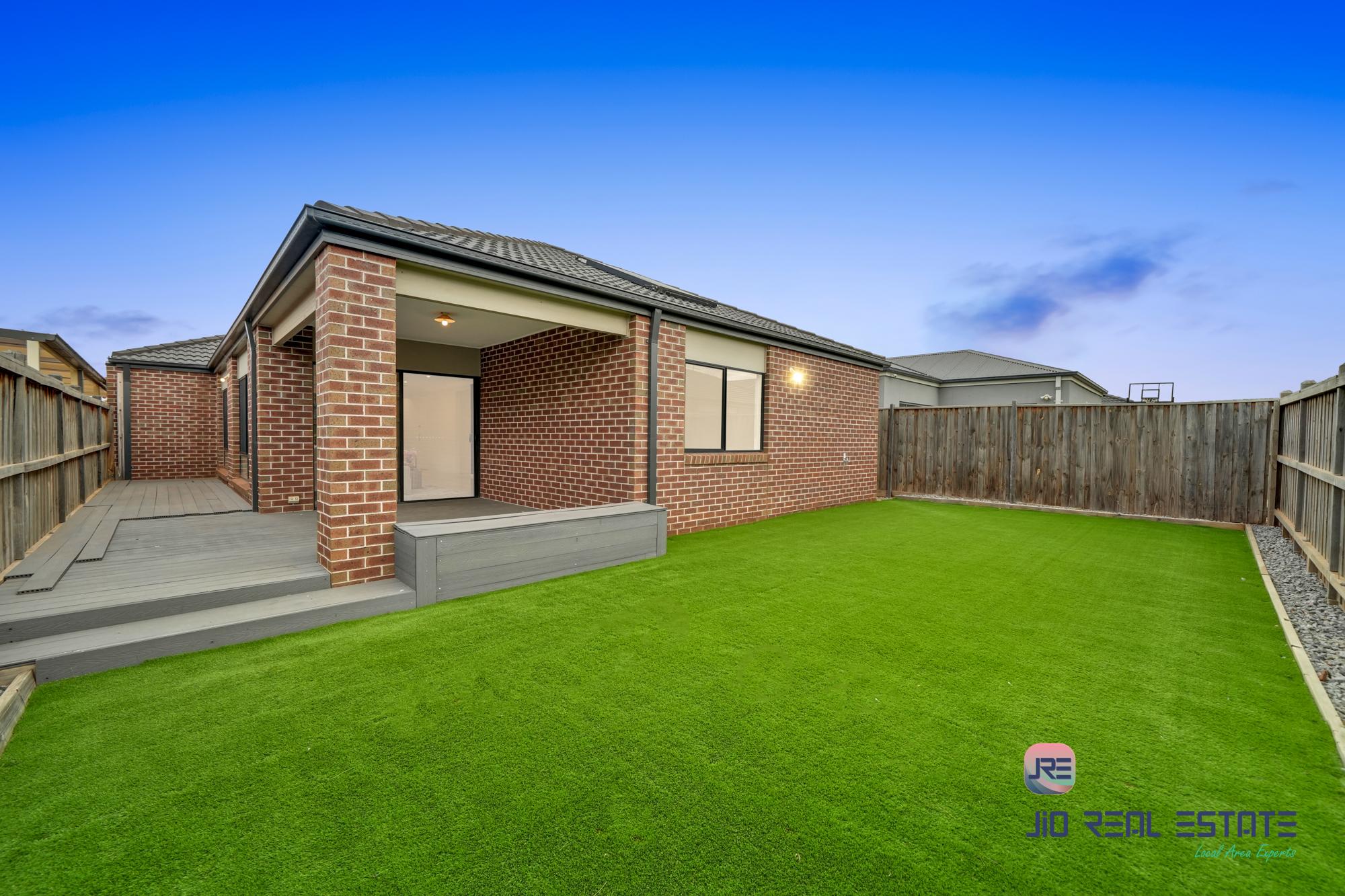 10 Fergus Street, Thornhill Park VIC