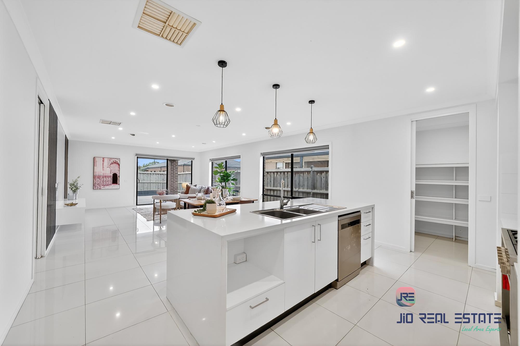10 Fergus Street, Thornhill Park VIC