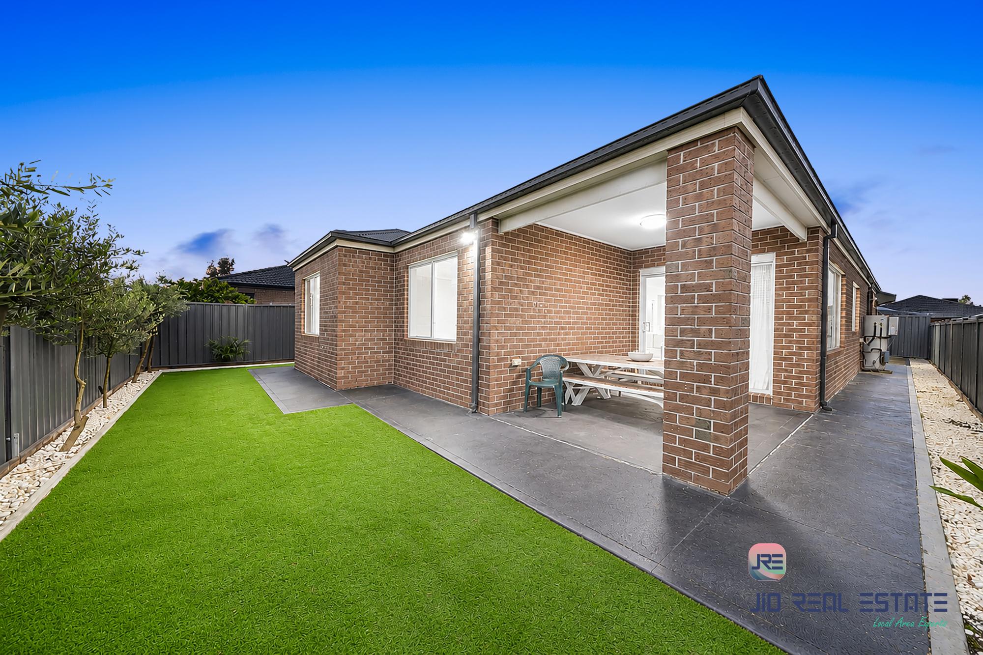 15 Crawford Rise, Cobblebank VIC