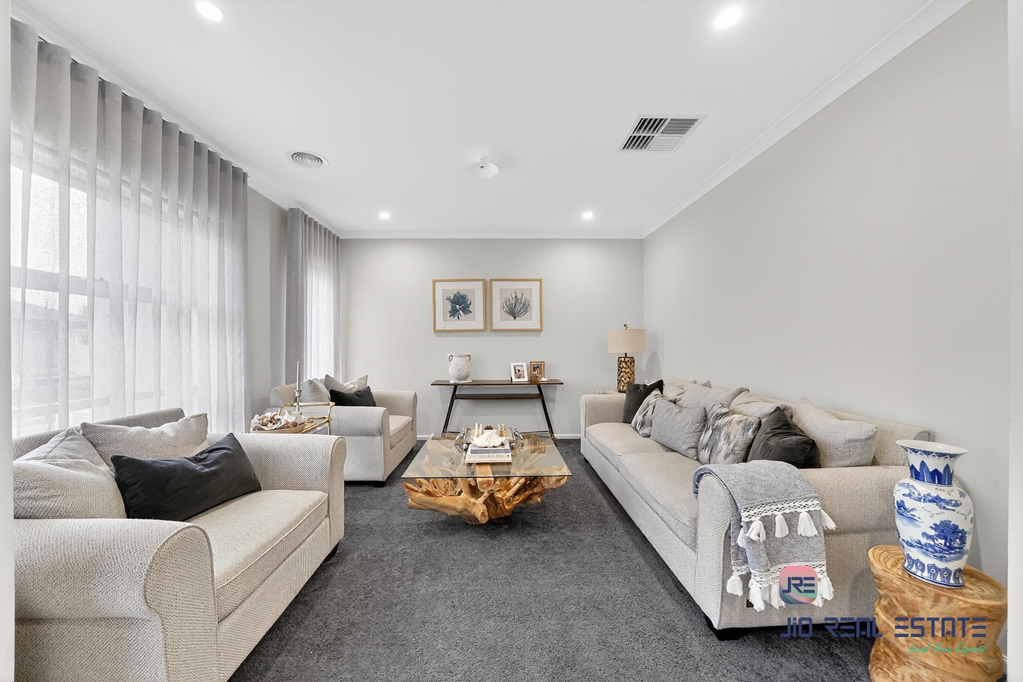 15 Crawford Rise, Cobblebank VIC