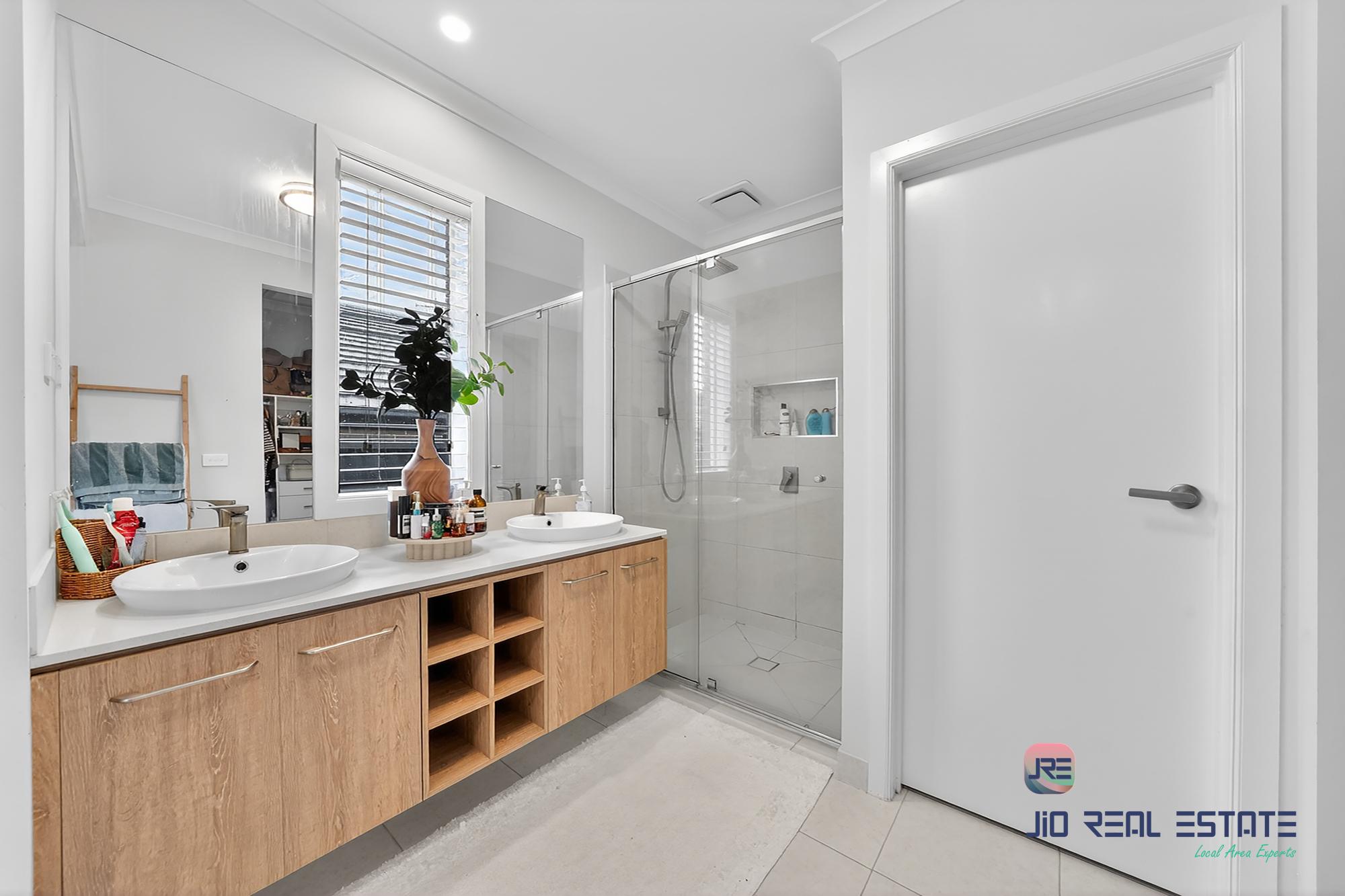 15 Crawford Rise, Cobblebank VIC
