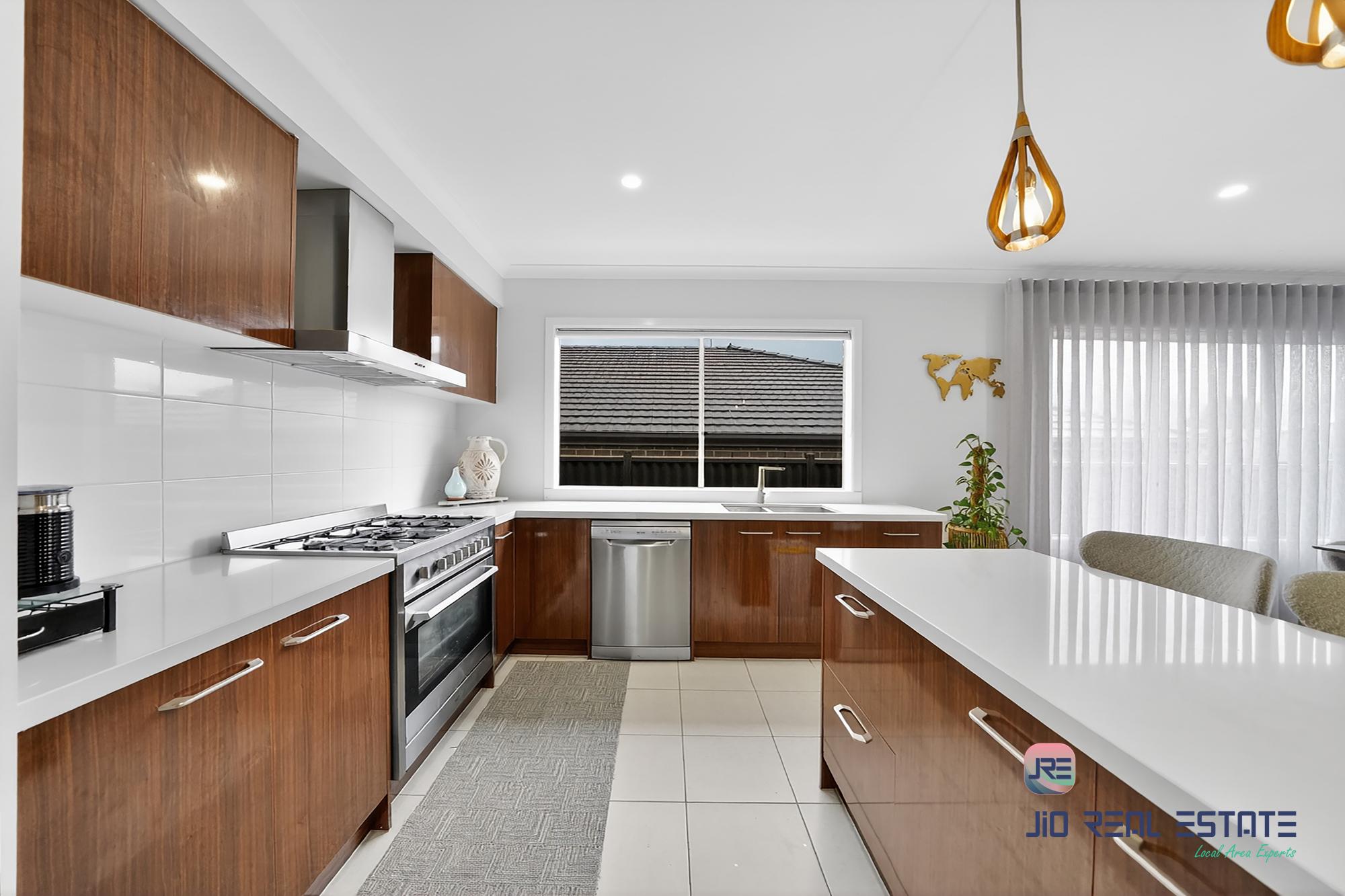 15 Crawford Rise, Cobblebank VIC