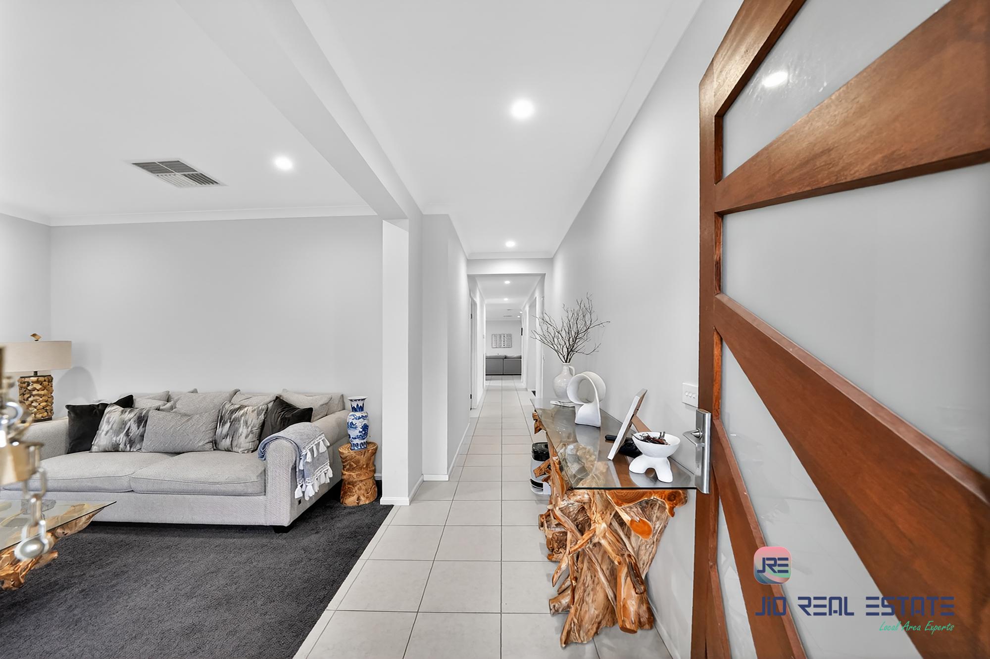 15 Crawford Rise, Cobblebank VIC
