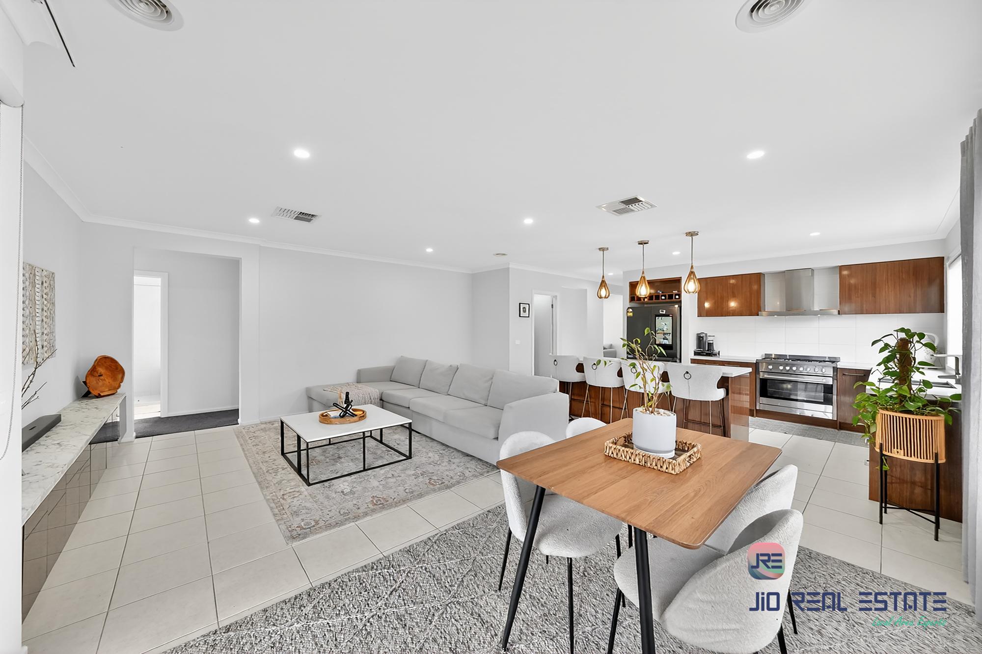 15 Crawford Rise, Cobblebank VIC