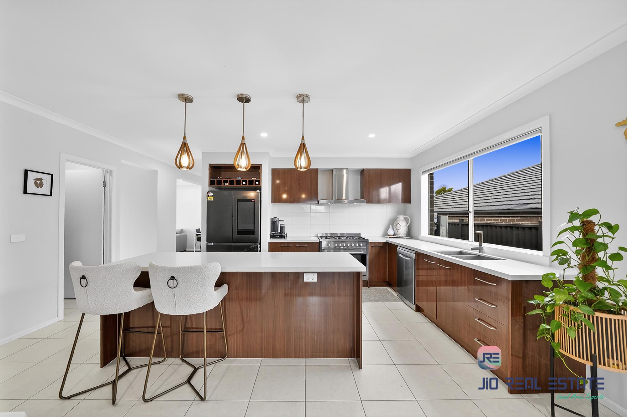 15 Crawford Rise, Cobblebank VIC