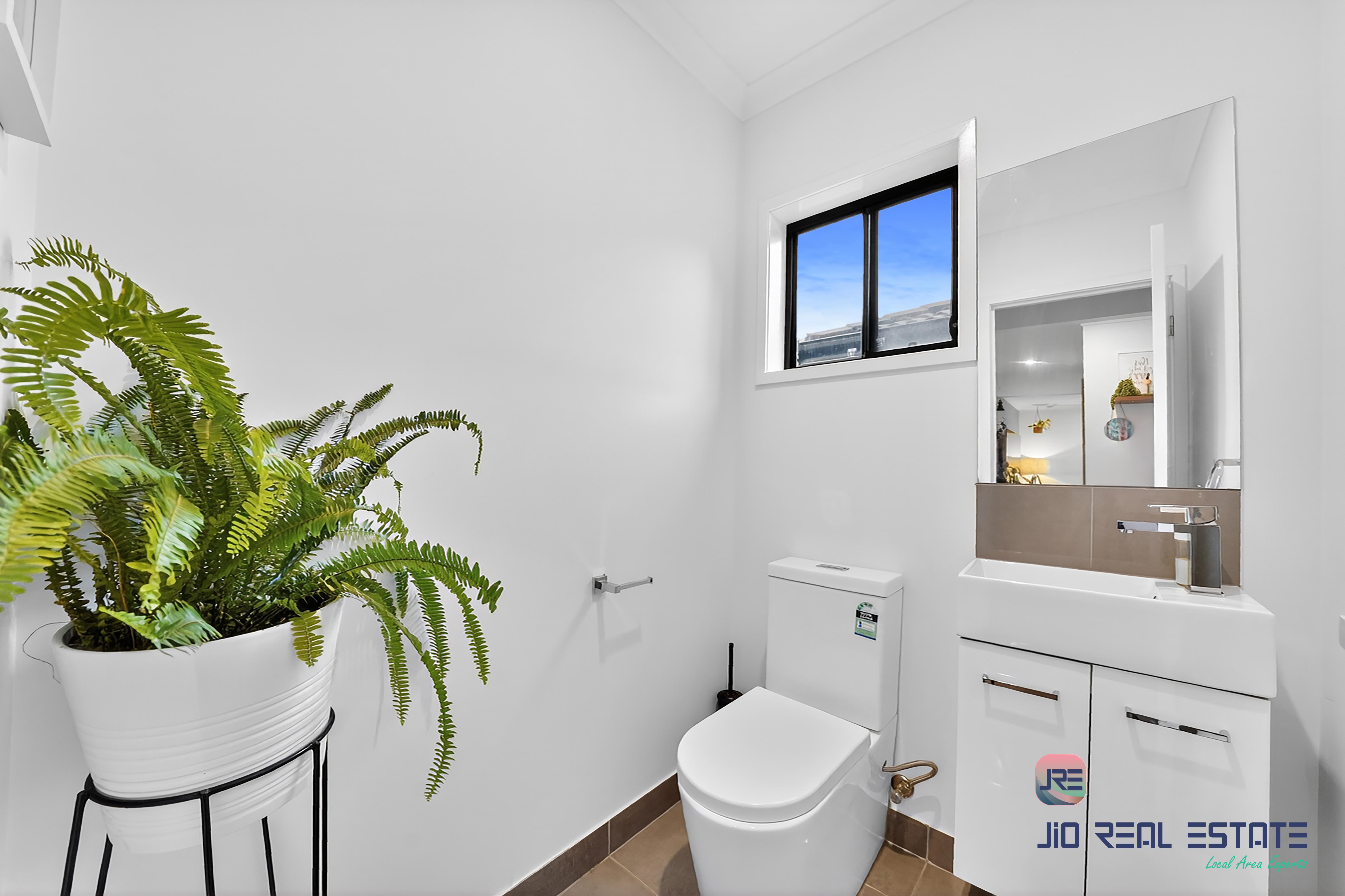 30 Fulham Crescent, Thornhill Park VIC