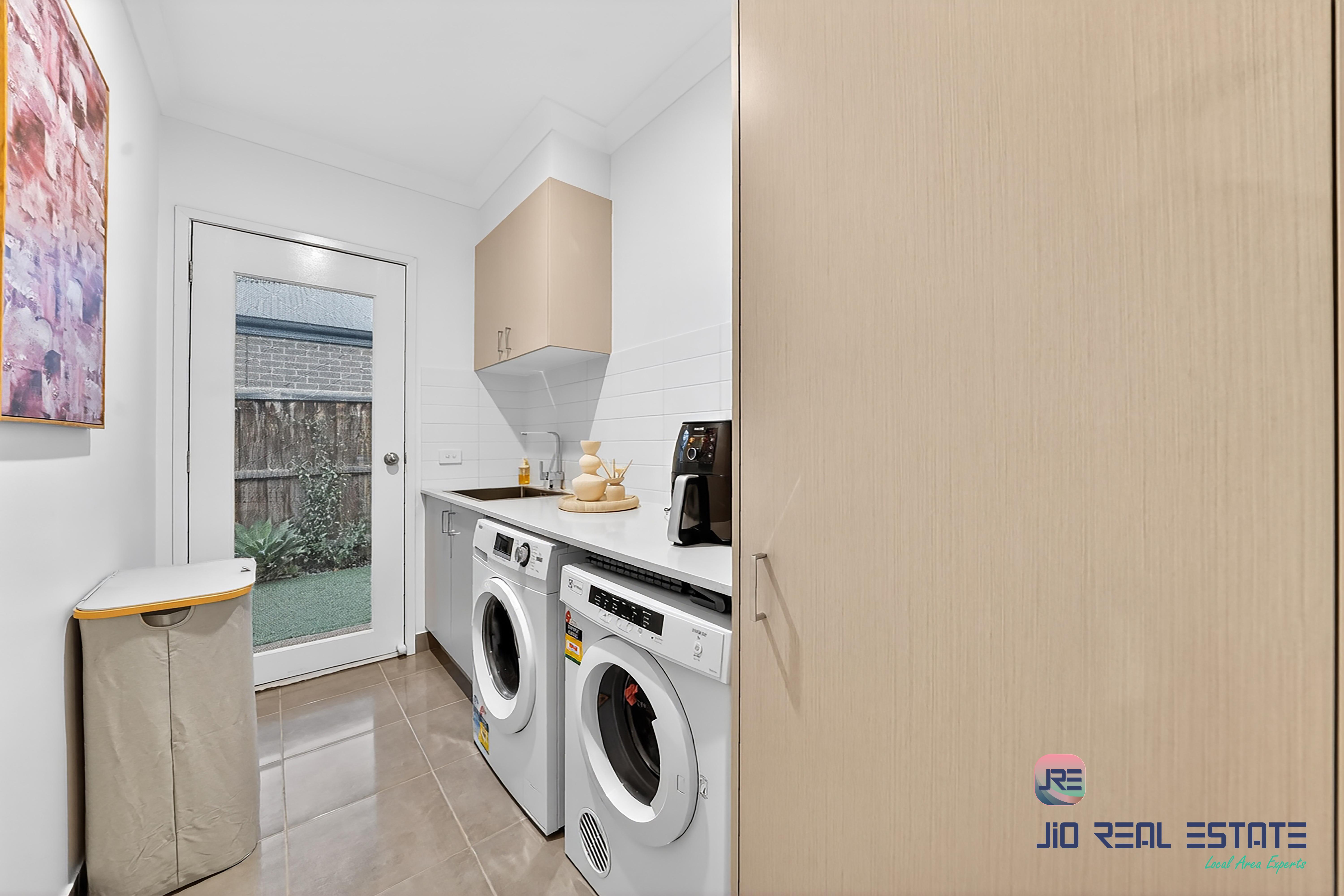30 Fulham Crescent, Thornhill Park VIC