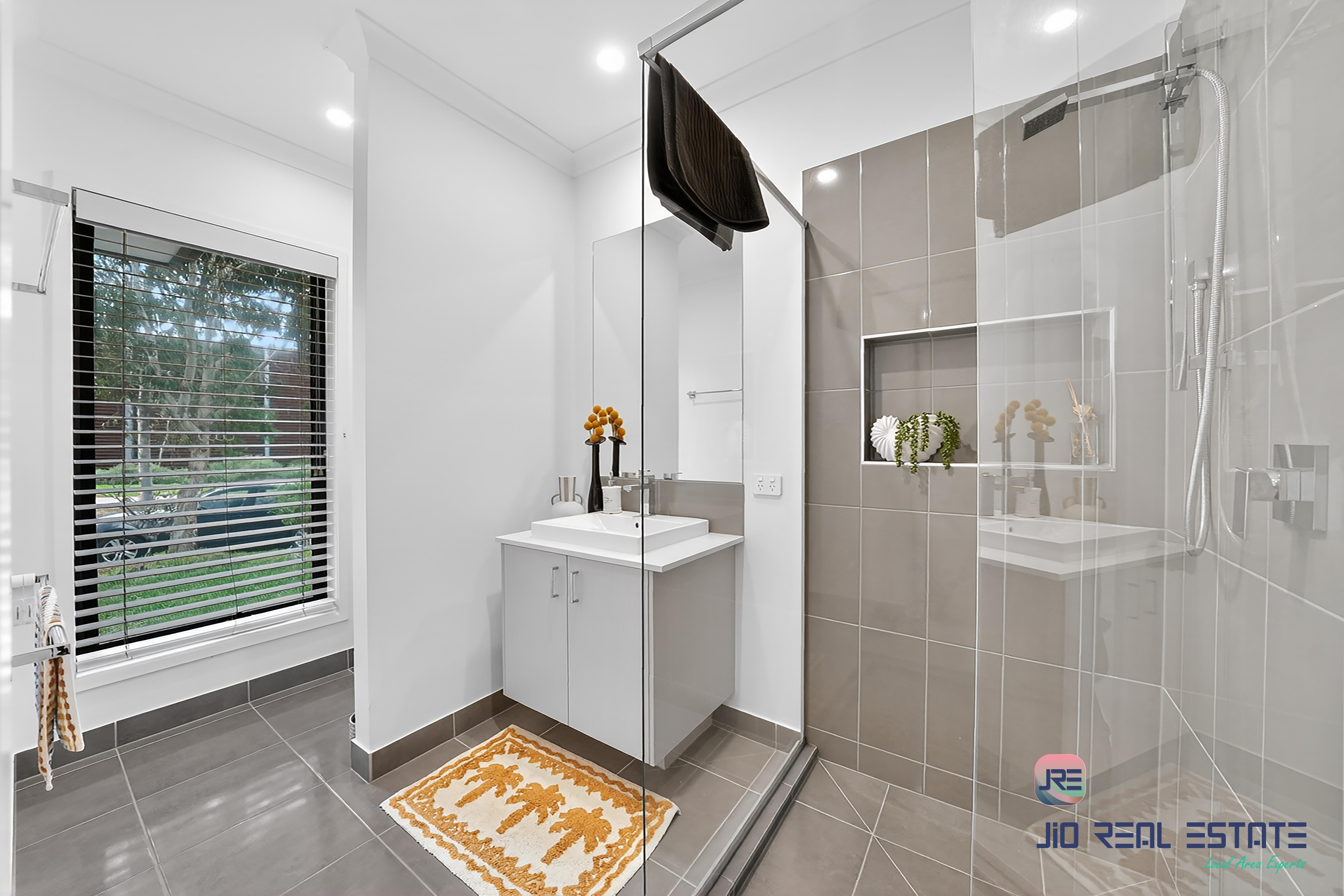 30 Fulham Crescent, Thornhill Park VIC