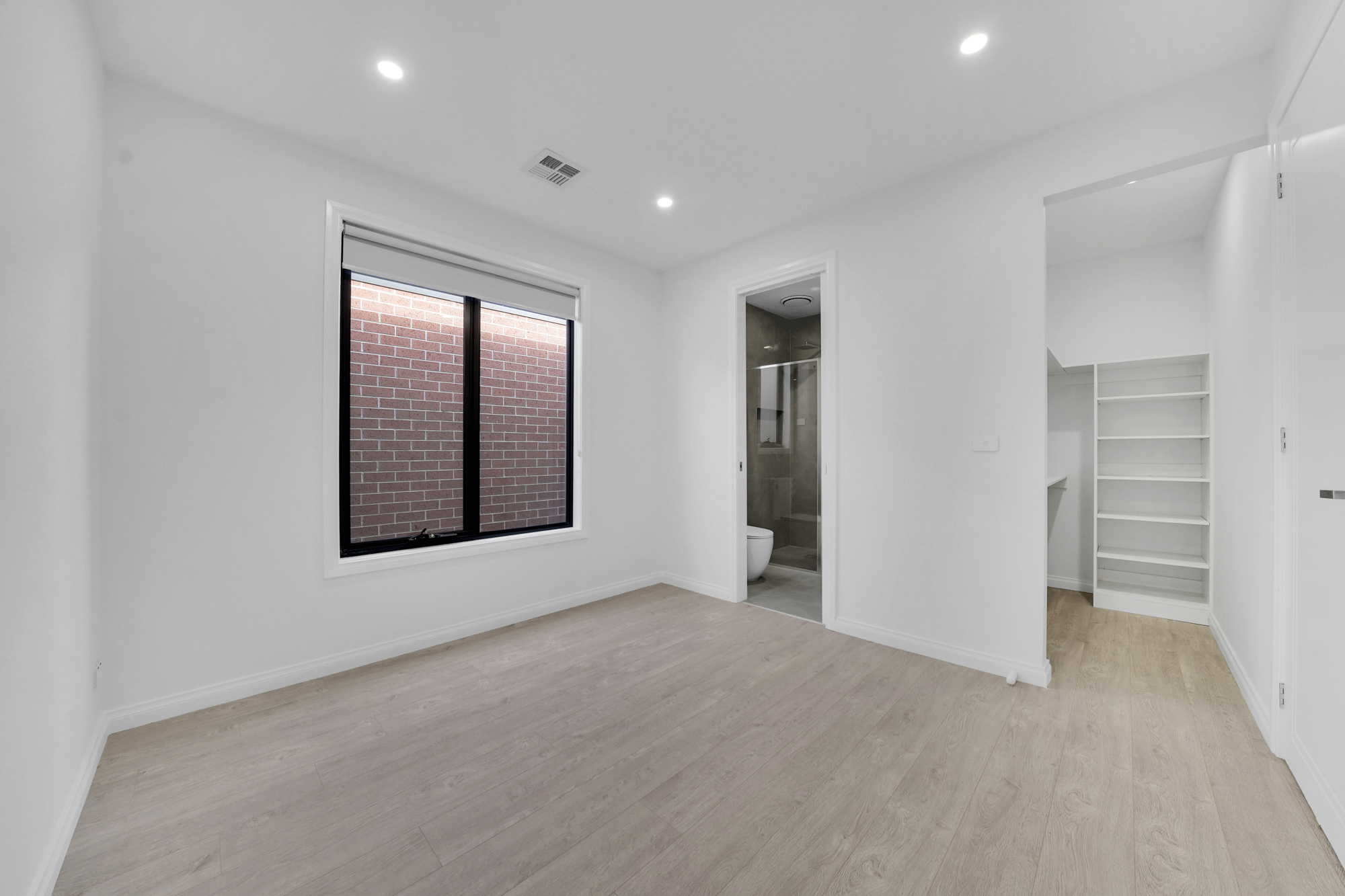 16 Ruff Way, Melton South VIC