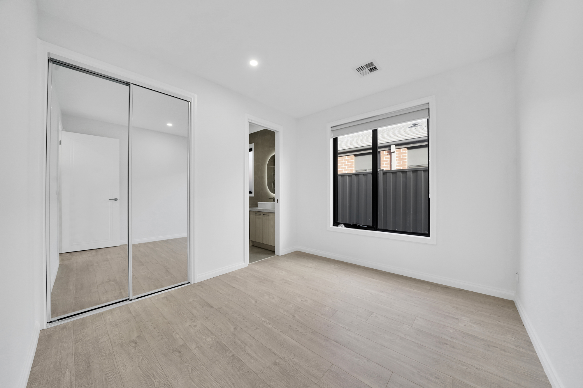 16 Ruff Way, Melton South VIC