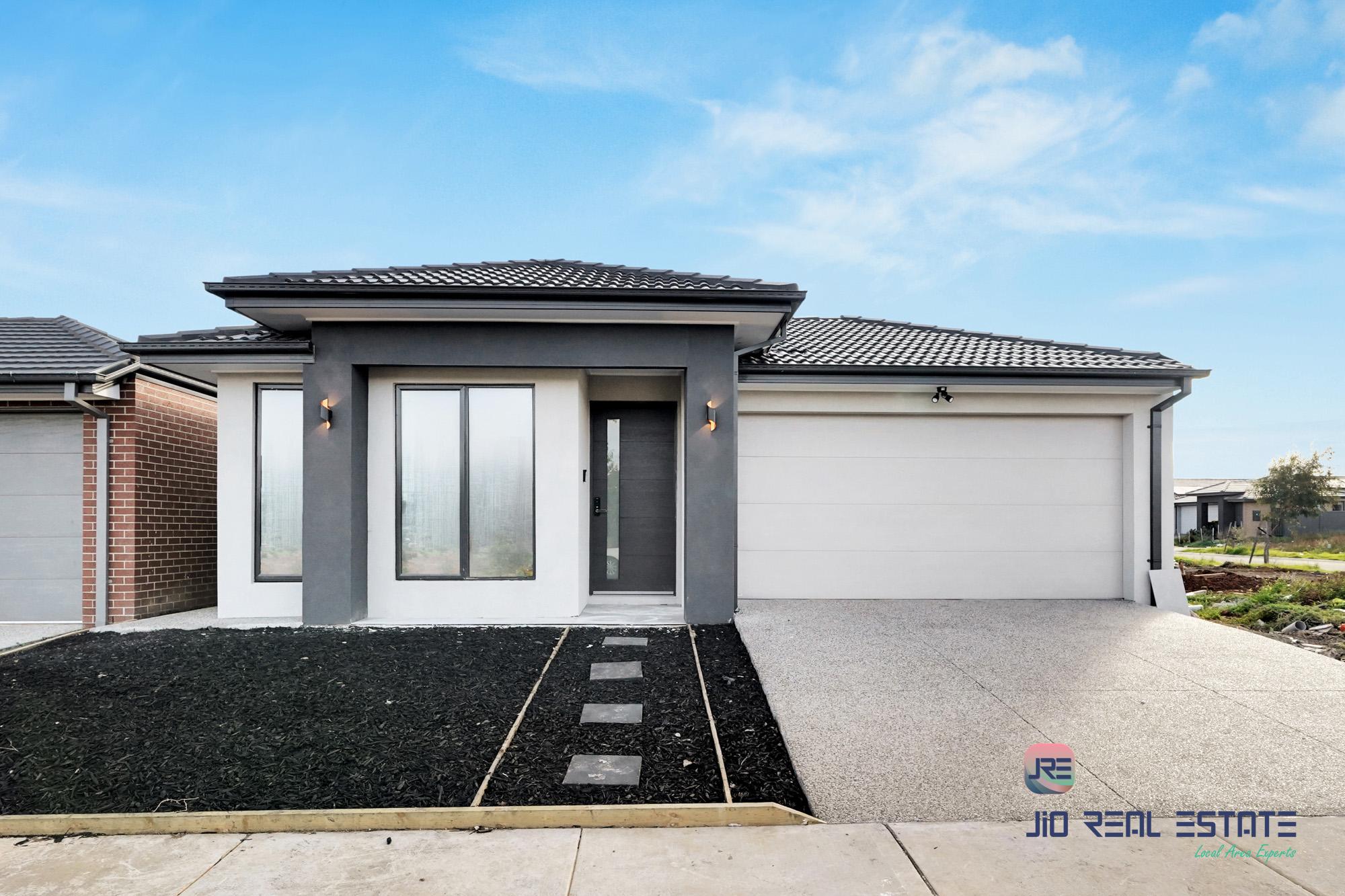16 Ruff Way, Melton South VIC