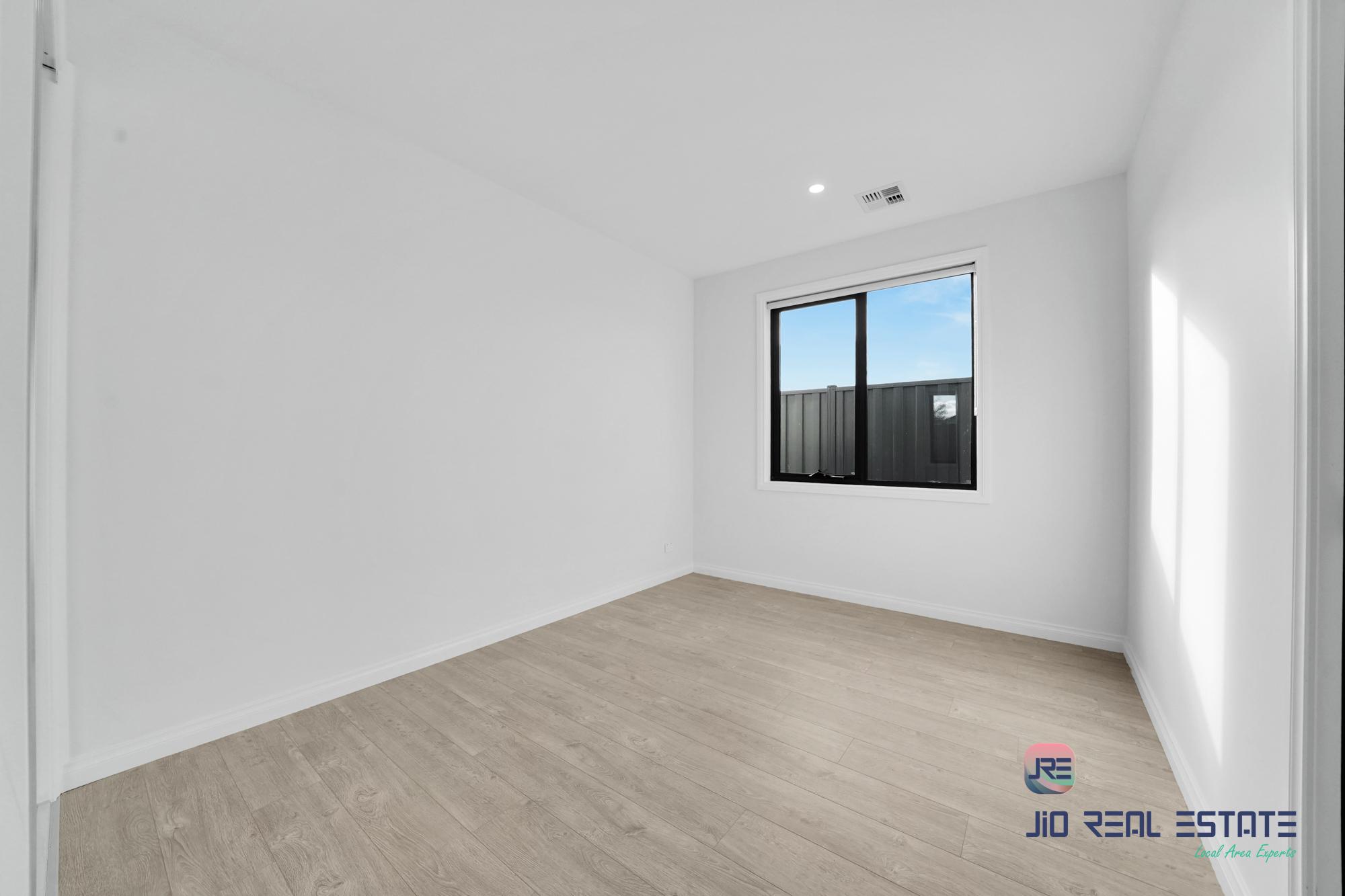 16 Ruff Way, Melton South VIC